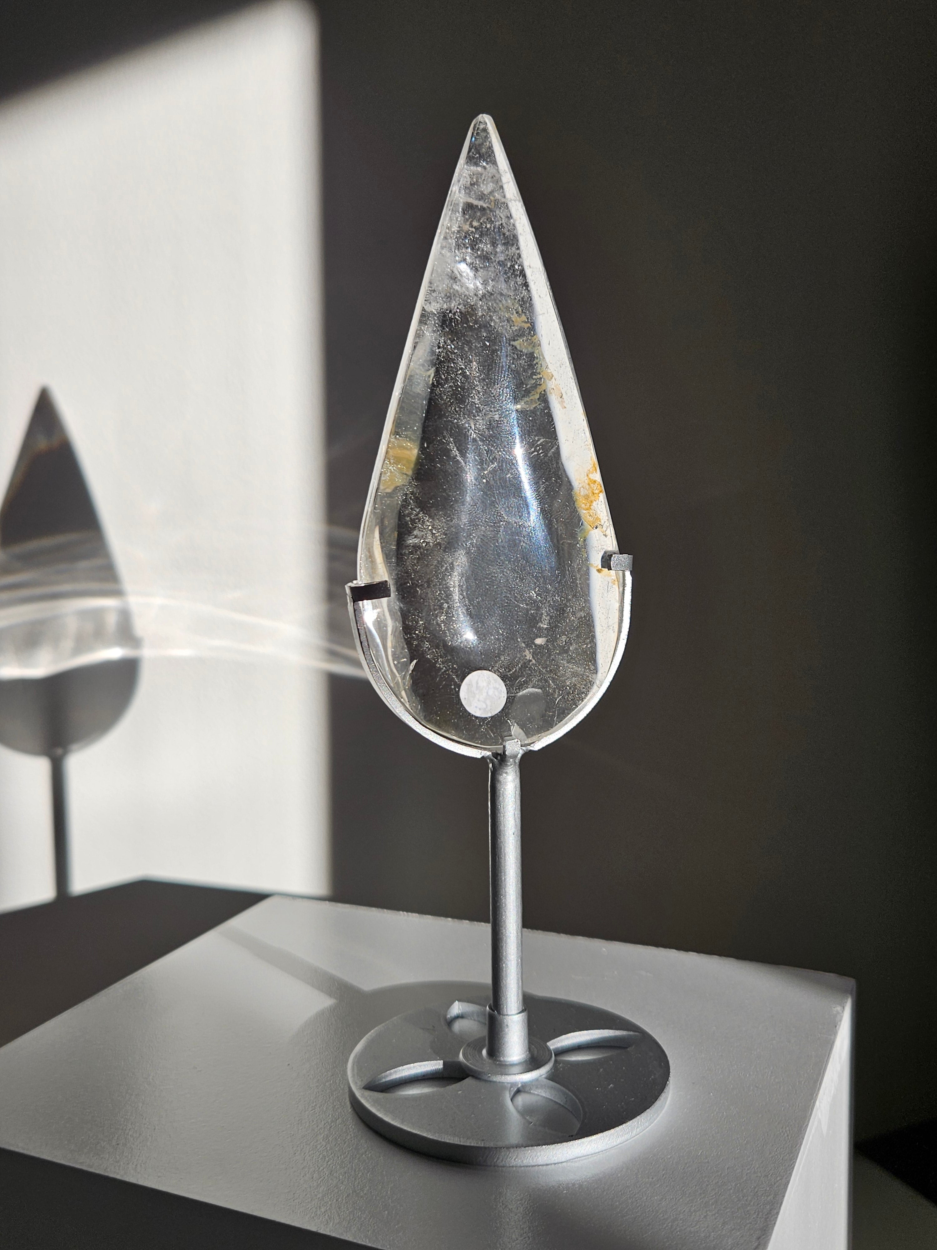 Quartz Teardrop on Stand 003