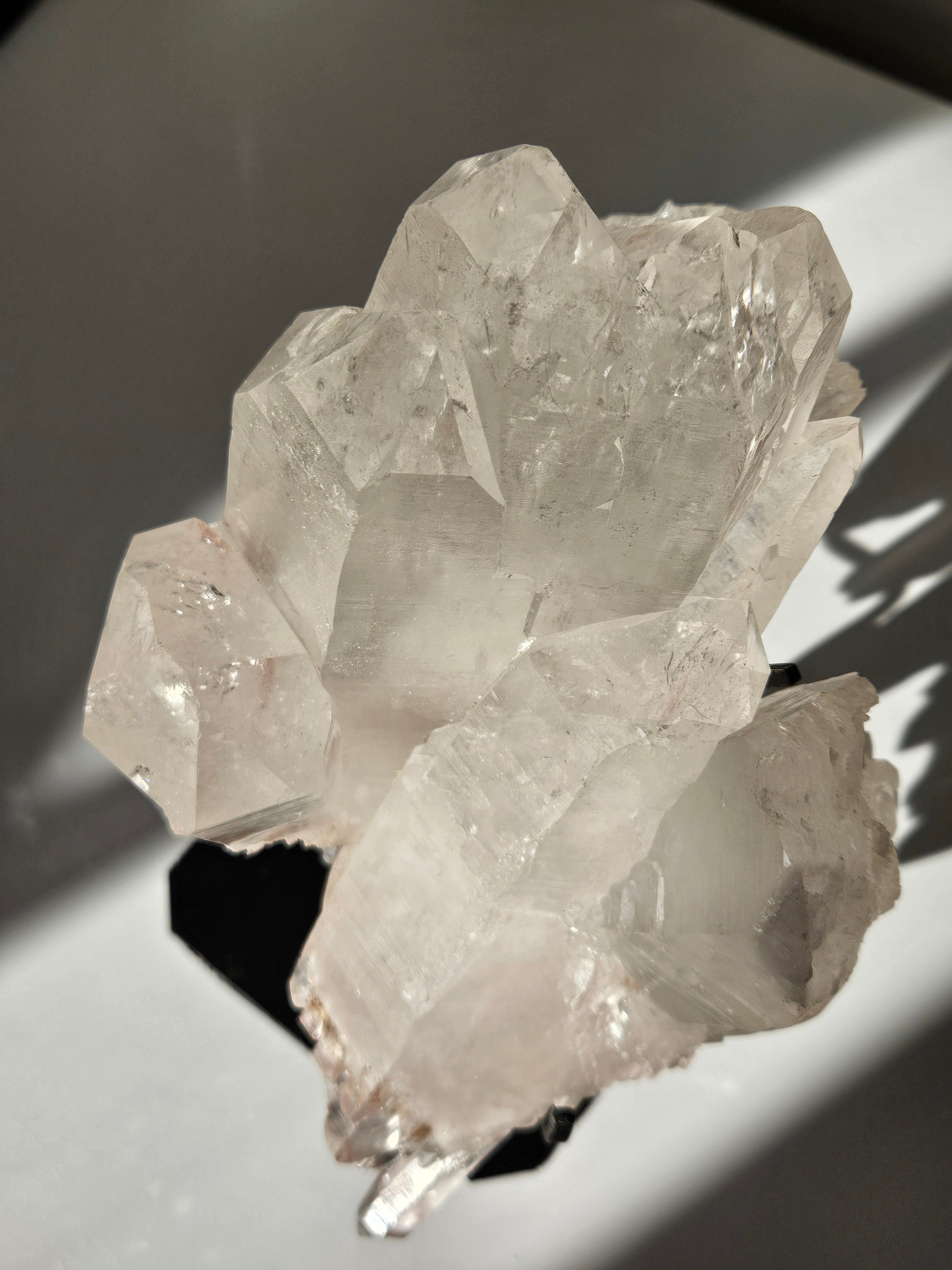 Quartz Cluster Statement on Stand