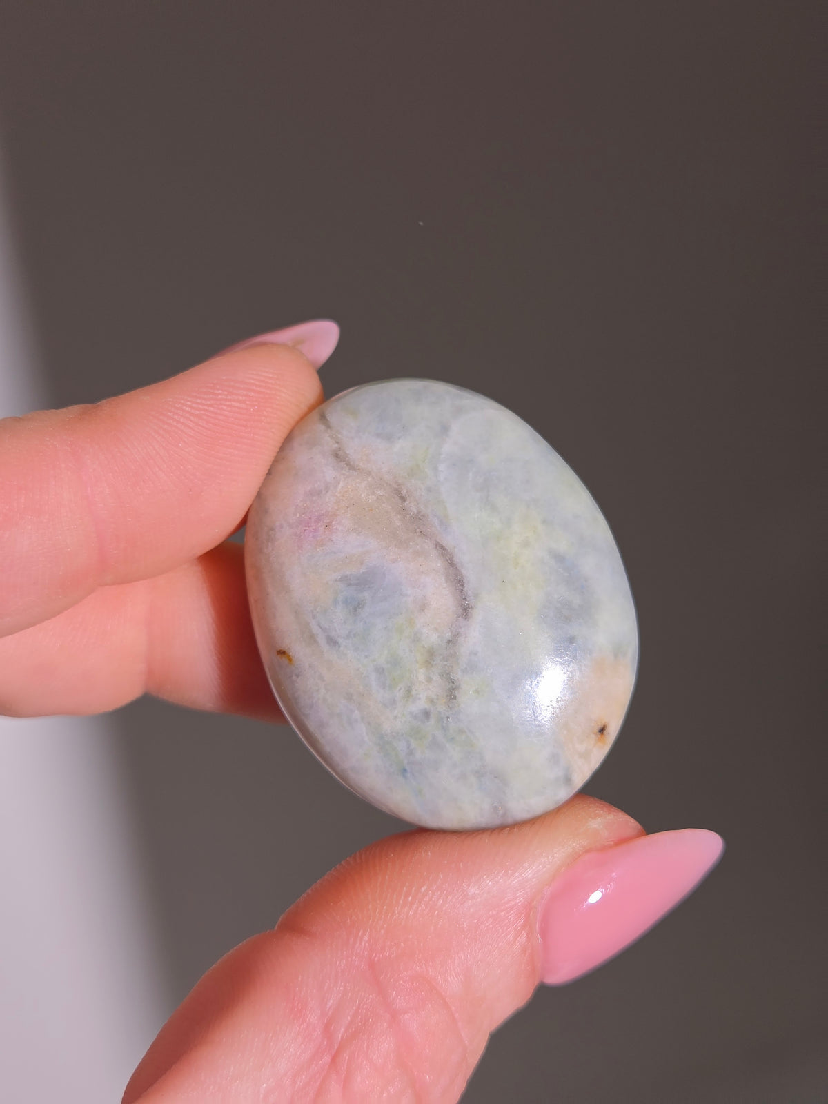 Green Hackmanite Palmstone 003