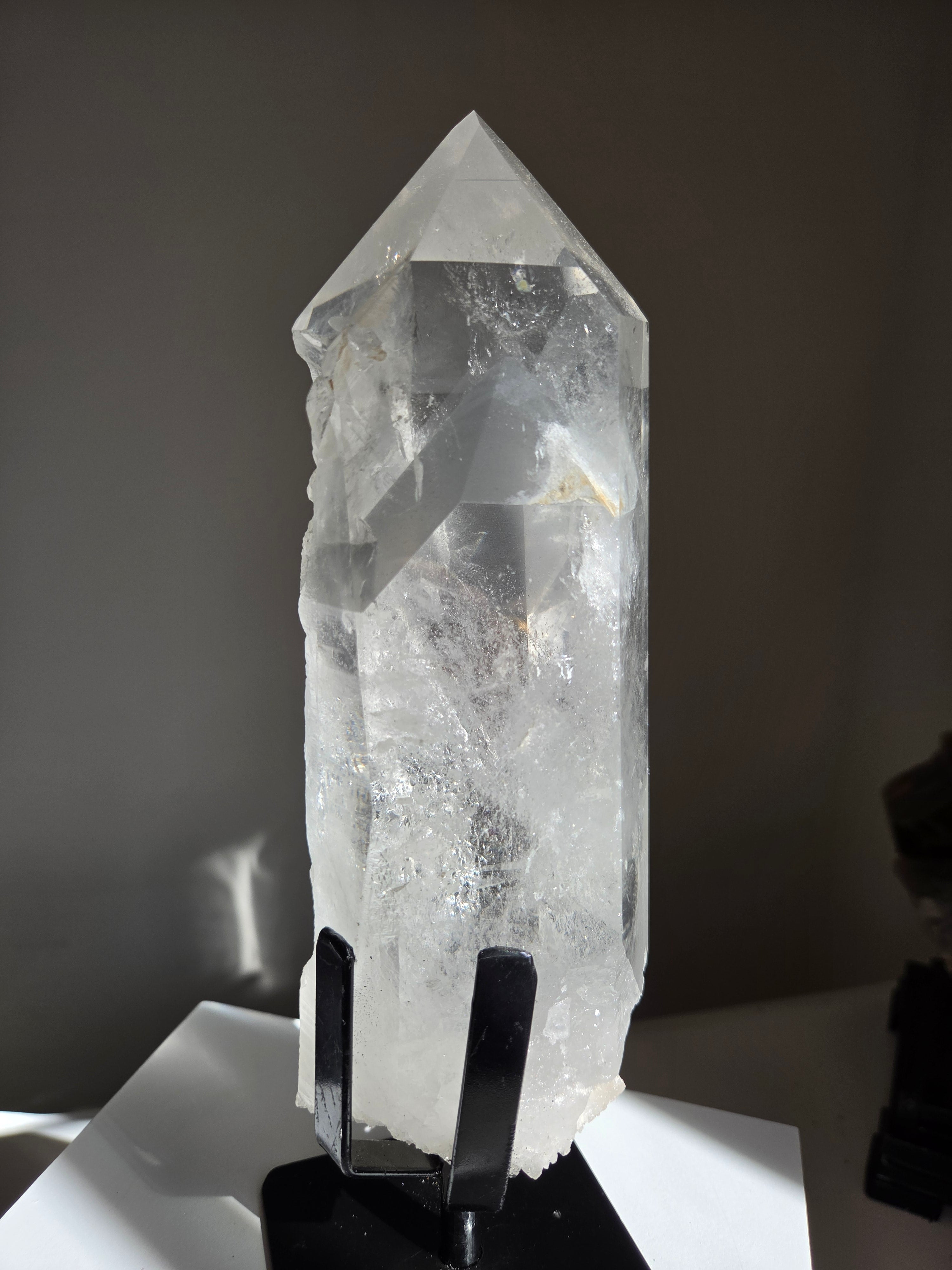 Grey Phantom Quartz Statement