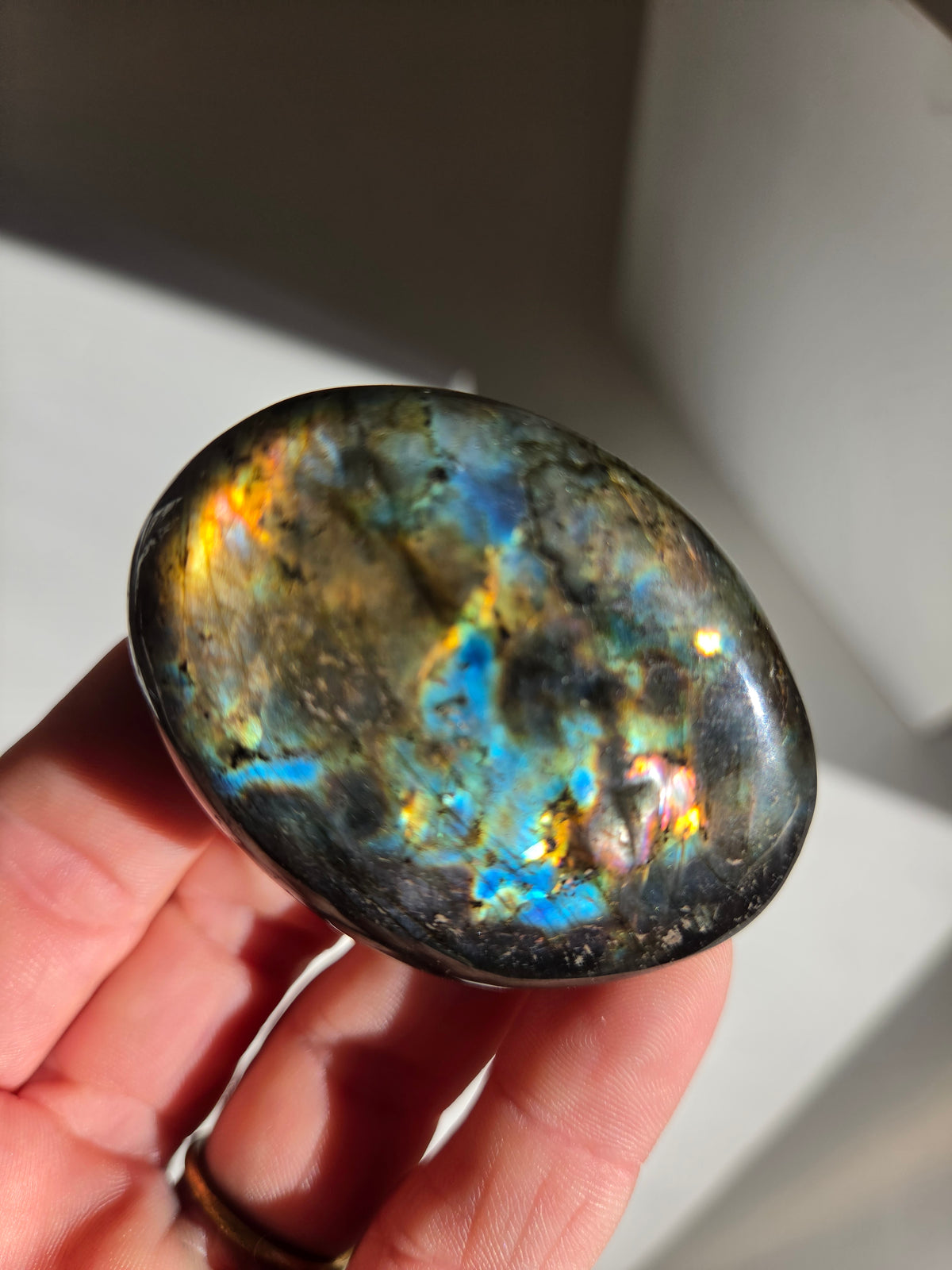 Labradorite Palmstone 003