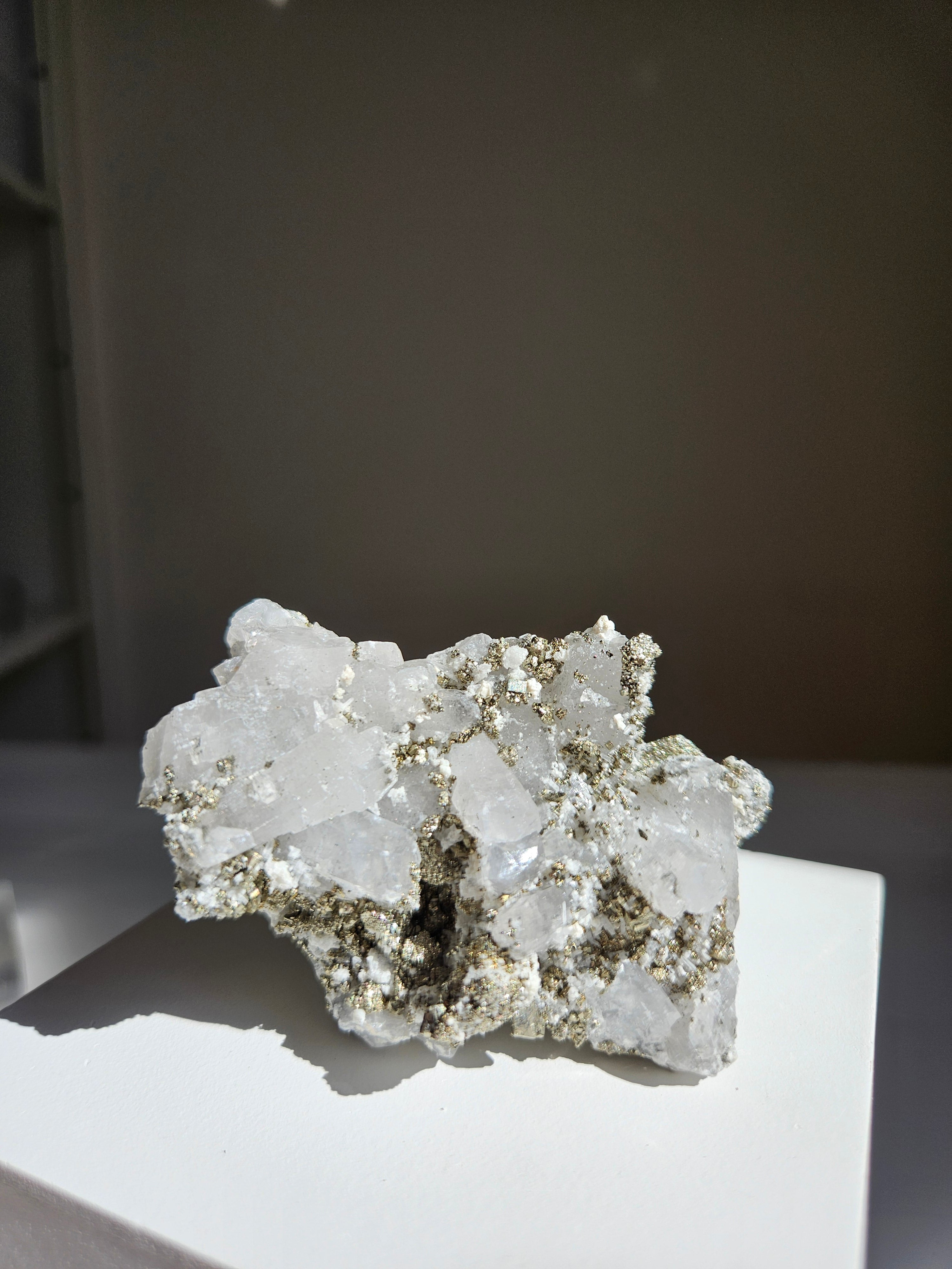 UV reactive Calcite x Pyrite 006