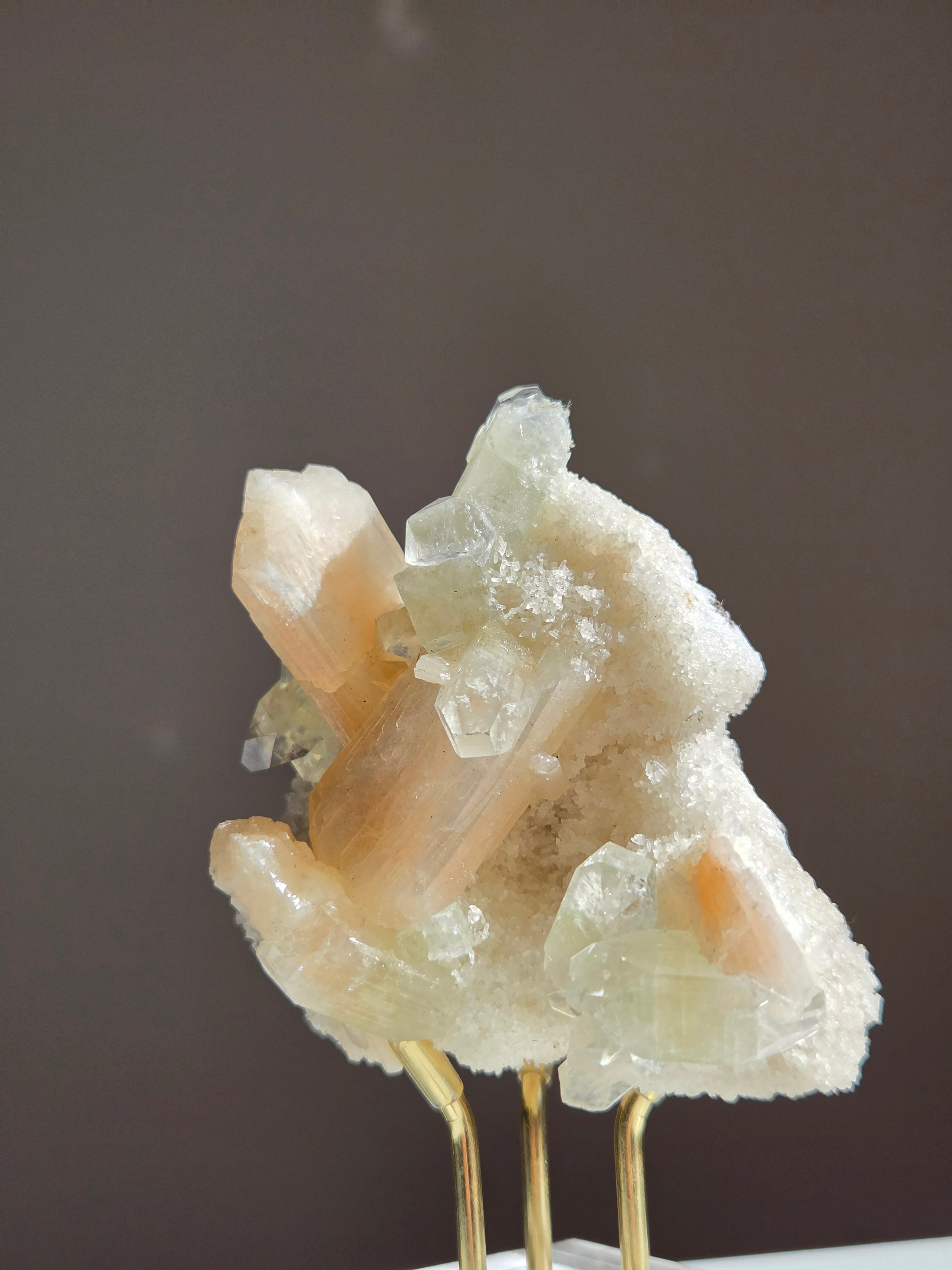 Apophyllite x Stilbite 006