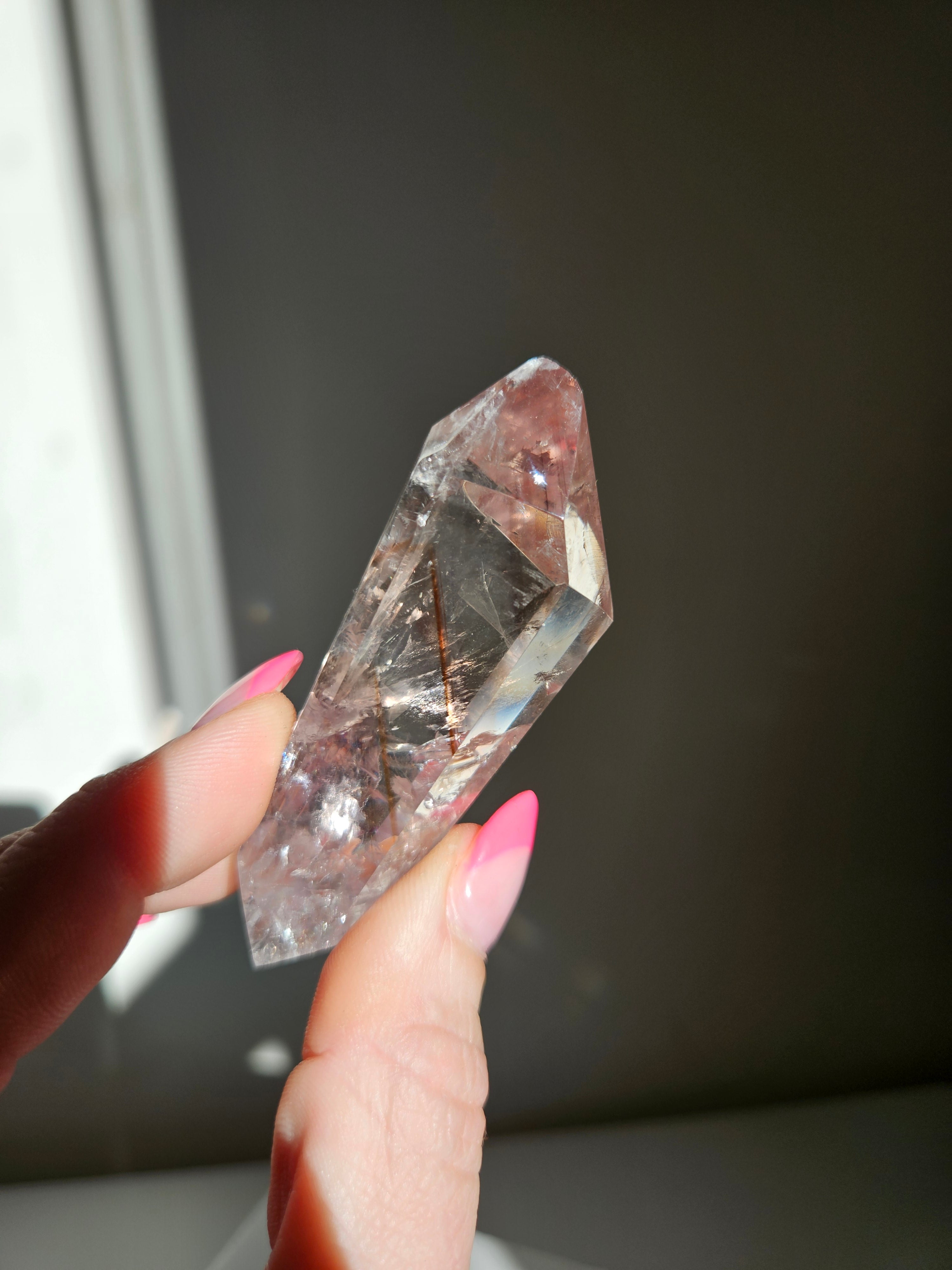 UV reactive Amethyst Wand 005