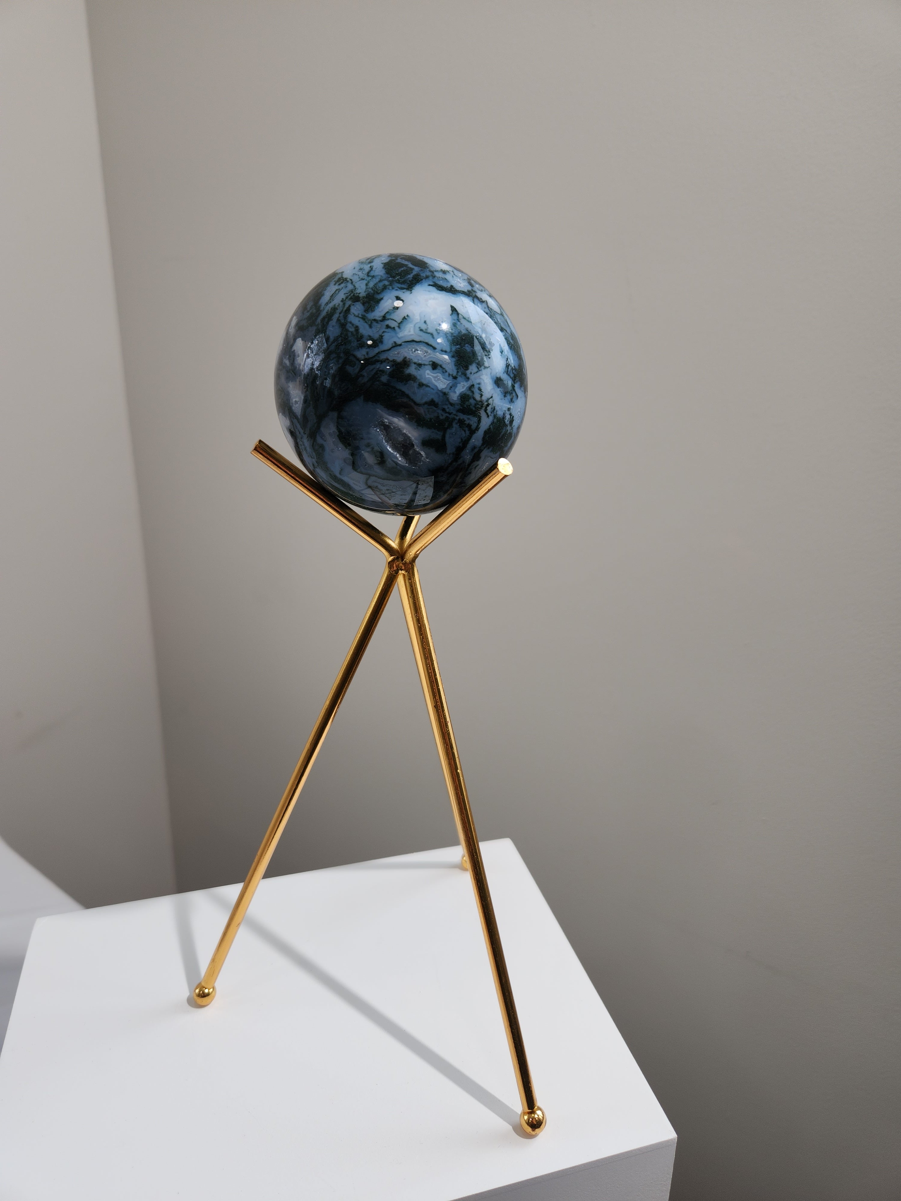 Modern Sphere Stand