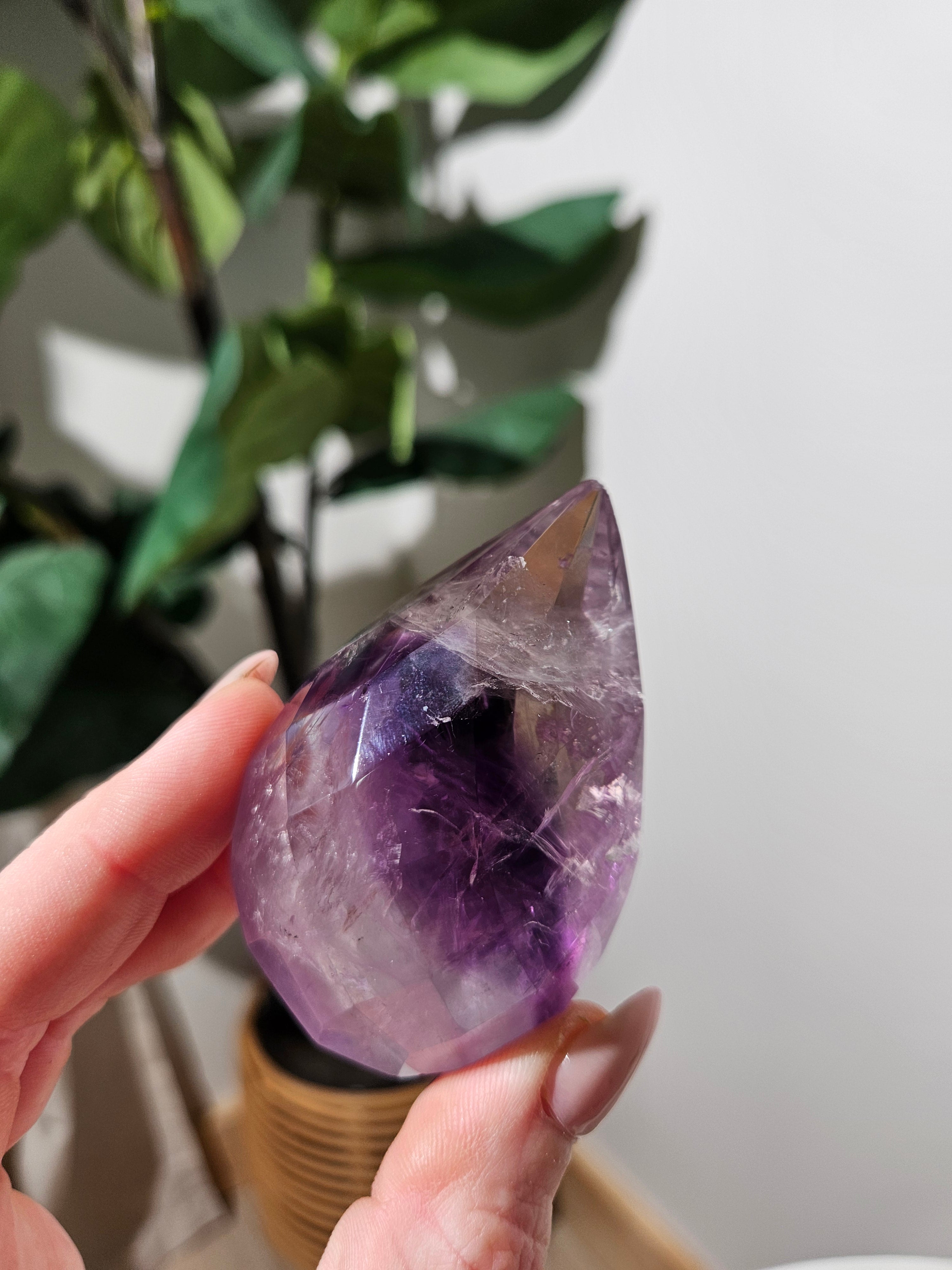Amethyst Faceted 005