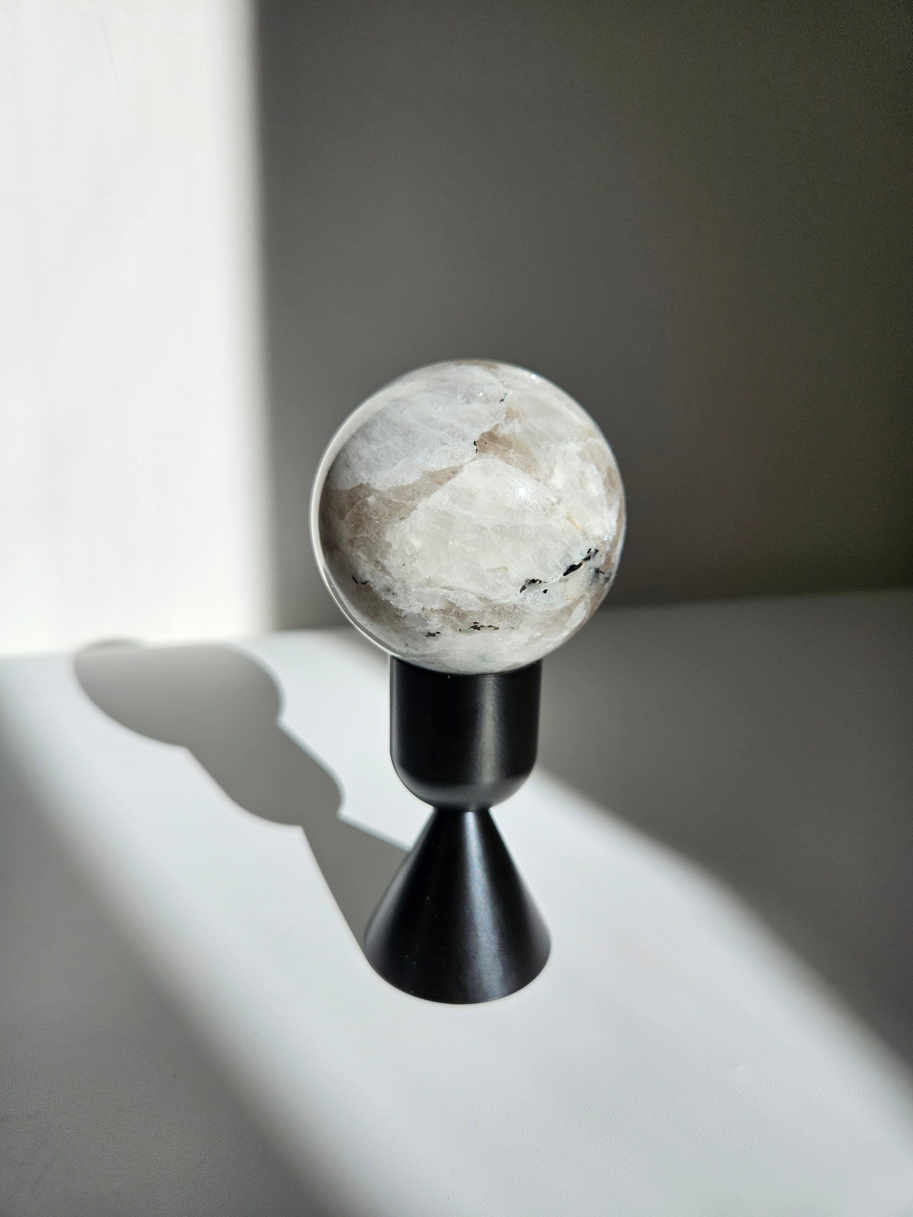 Metal Sphere Stand