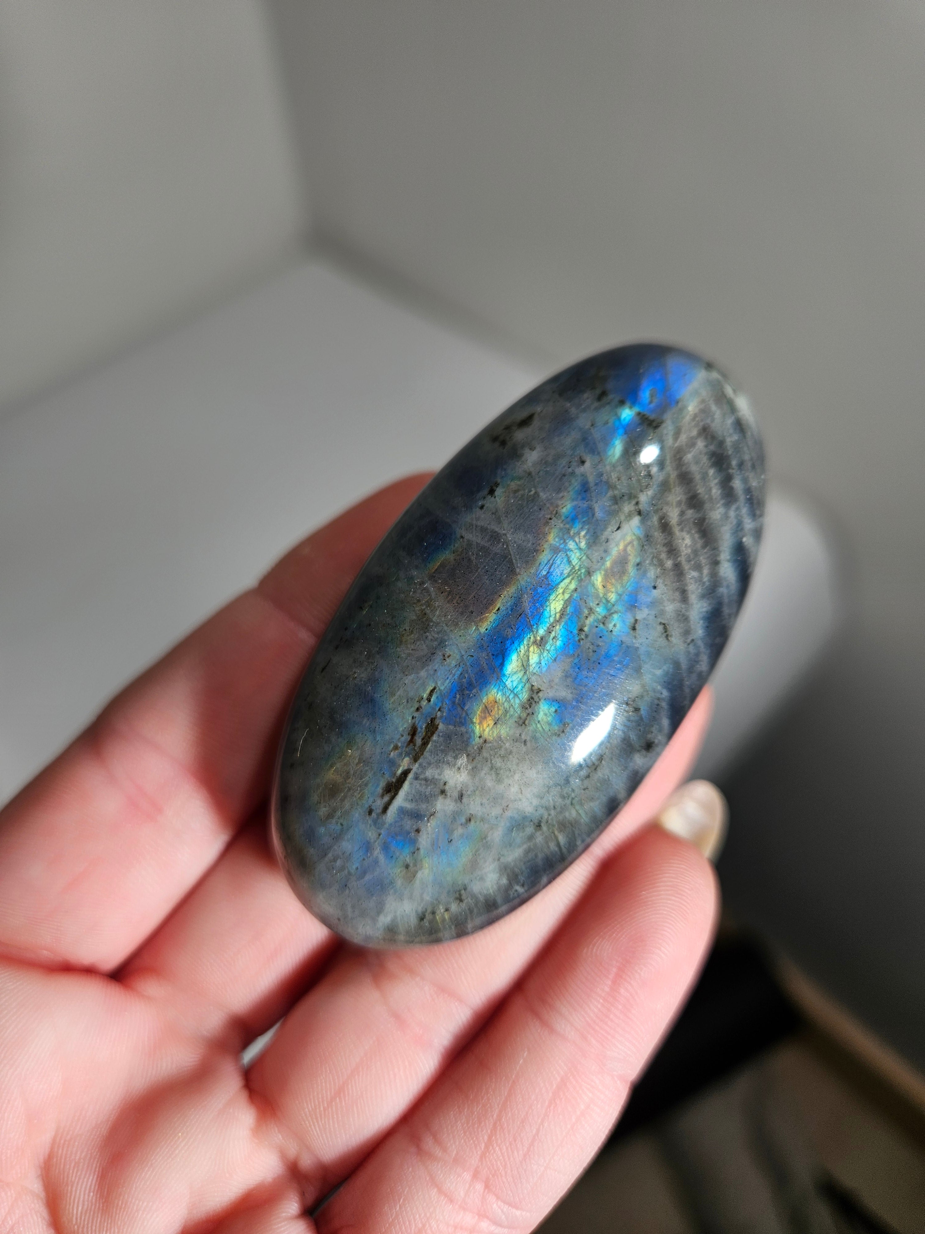 Labradorite Palmstone 007