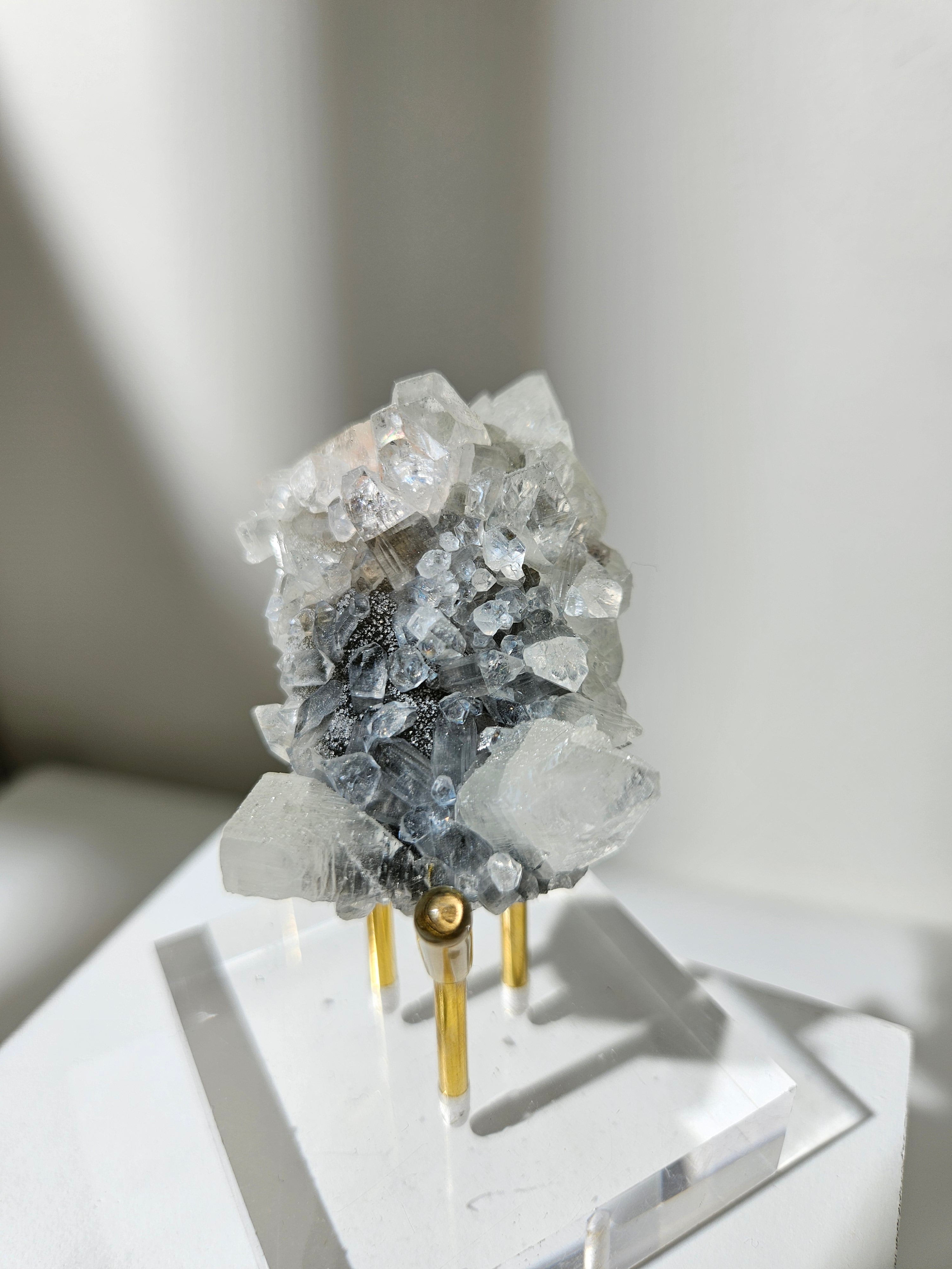 Apophyllite 033