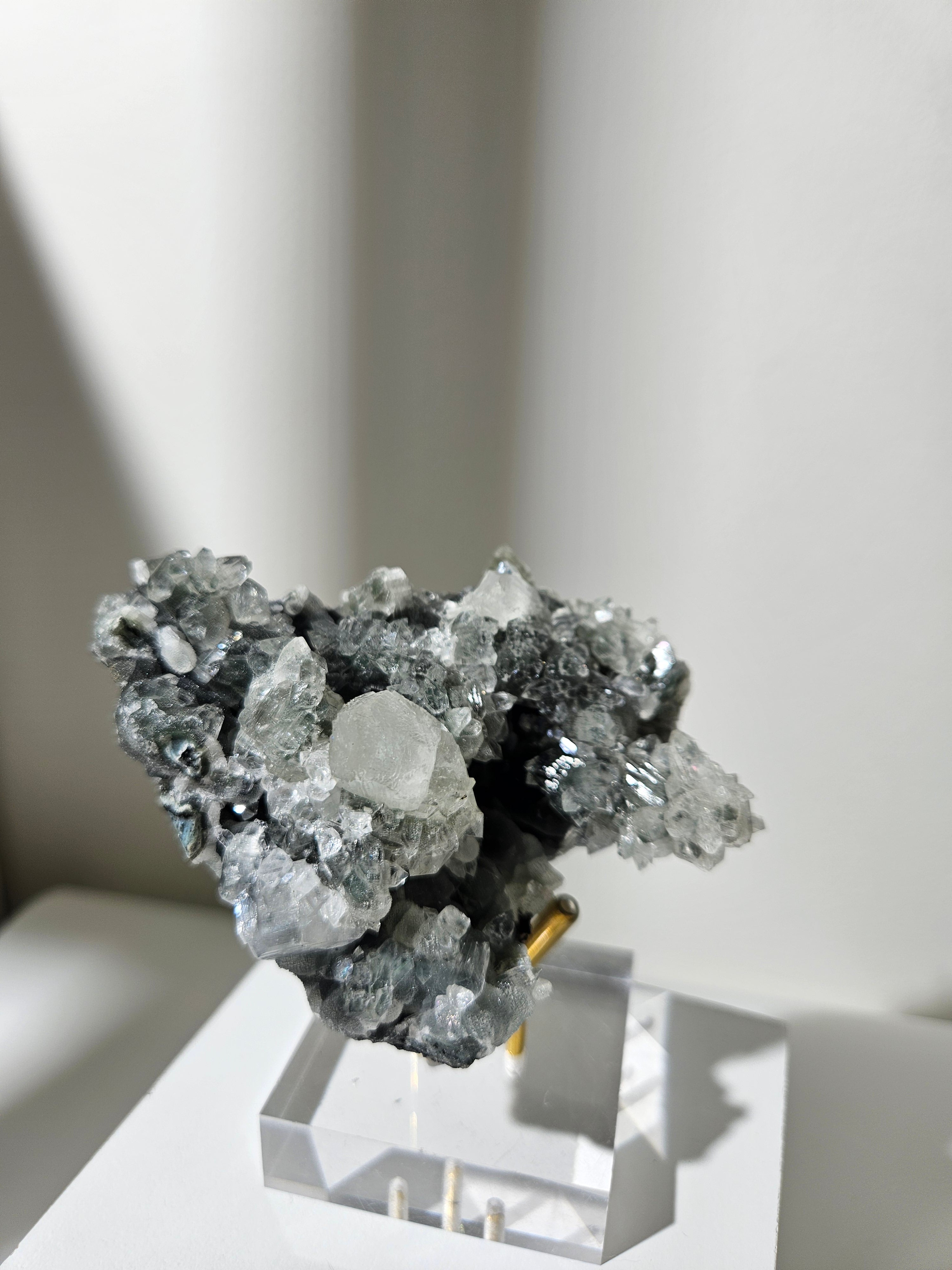 Apophyllite 035