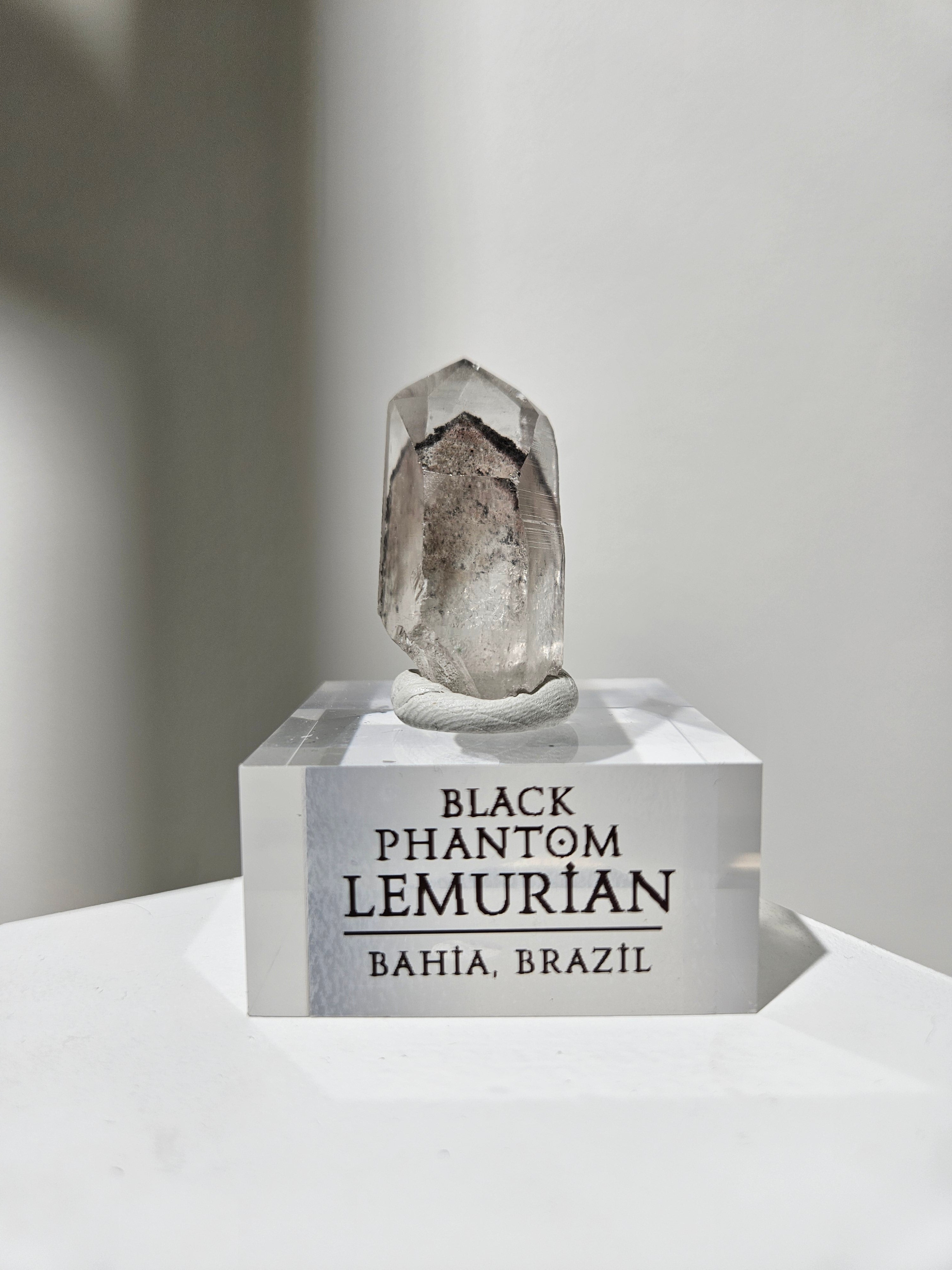 Black Phantom Quartz 018