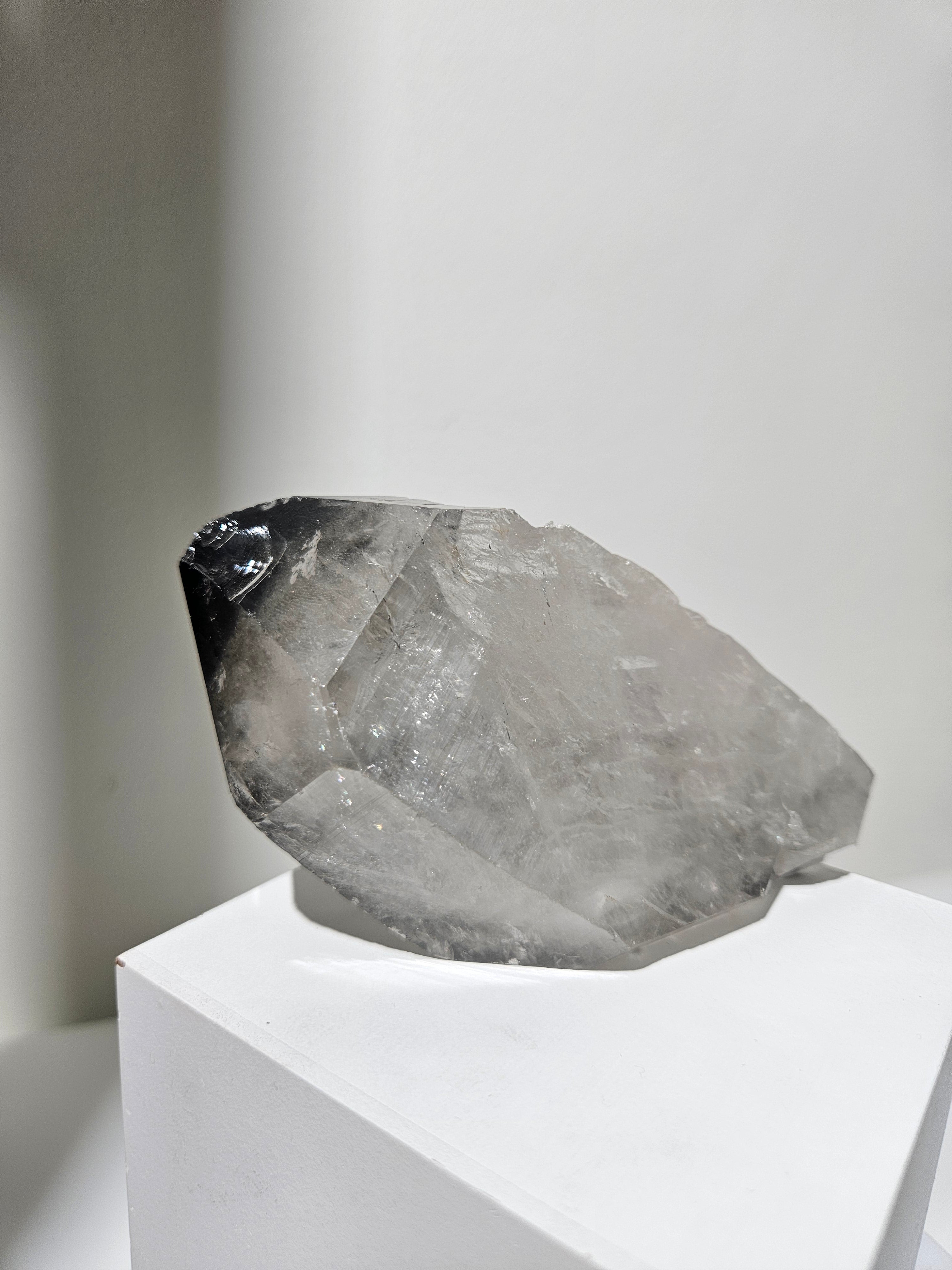 Black Phantom Quartz 009