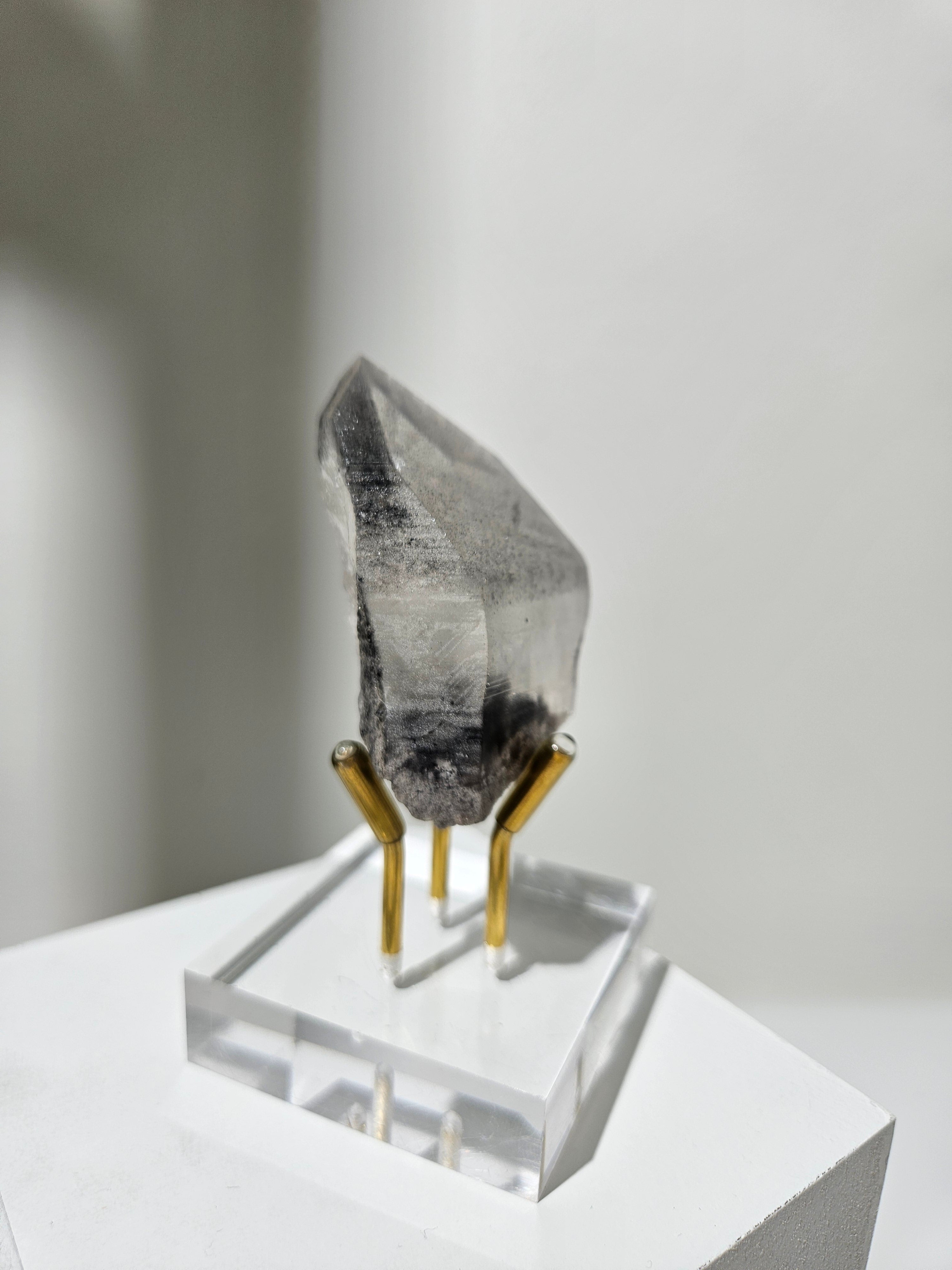 Black Phantom Quartz 012