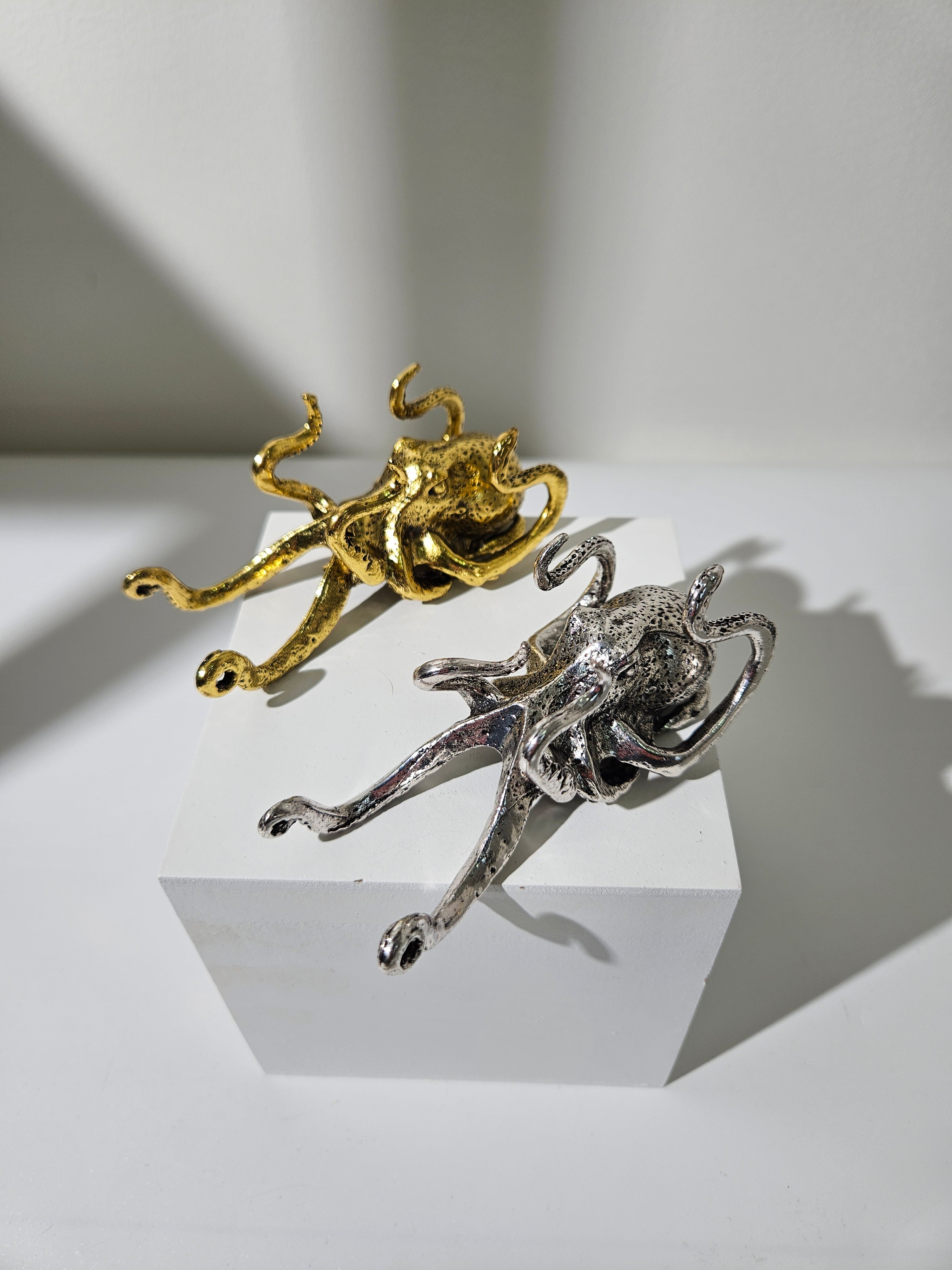 Octopus Sphere Stand