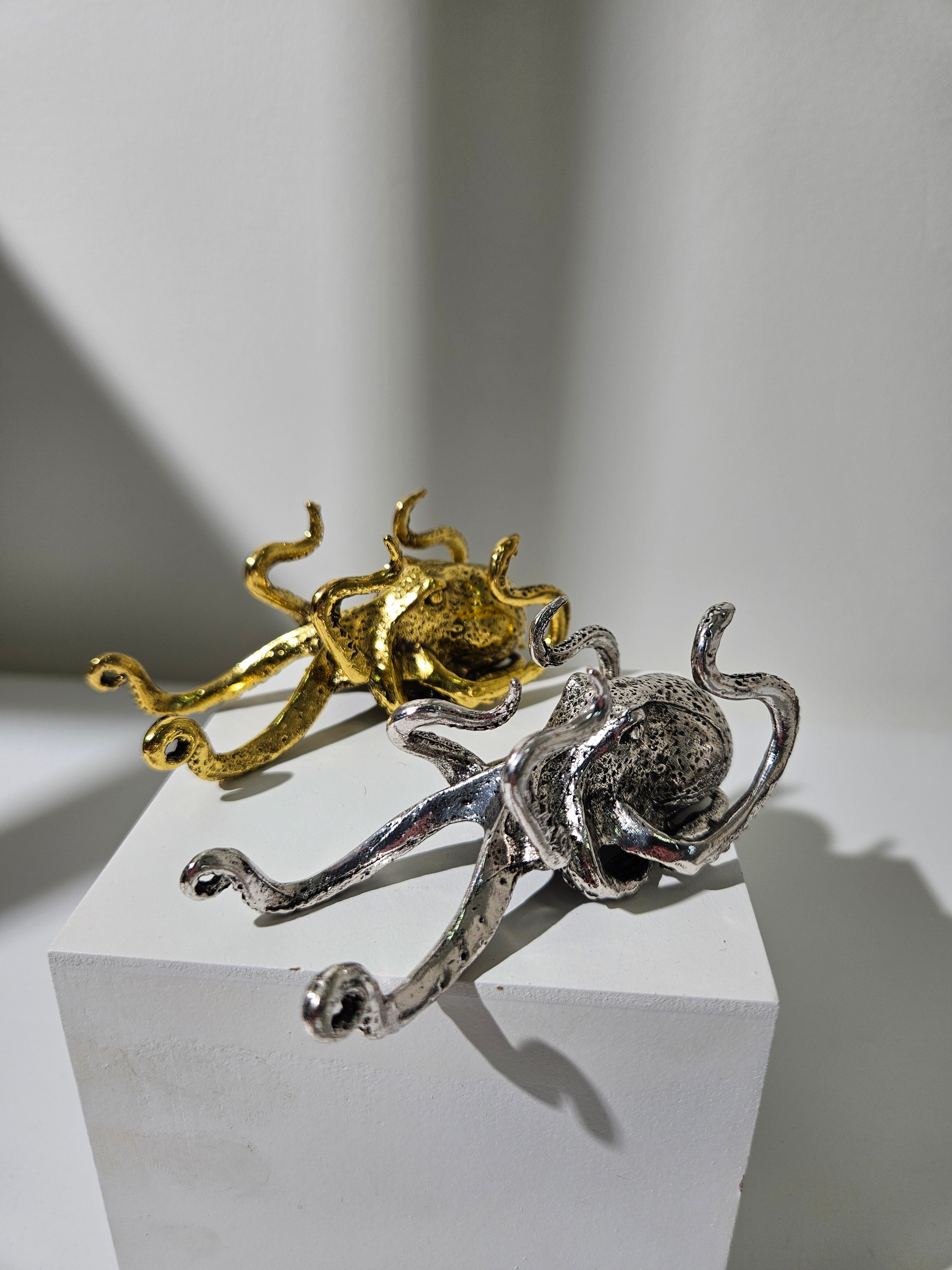 Octopus Sphere Stand