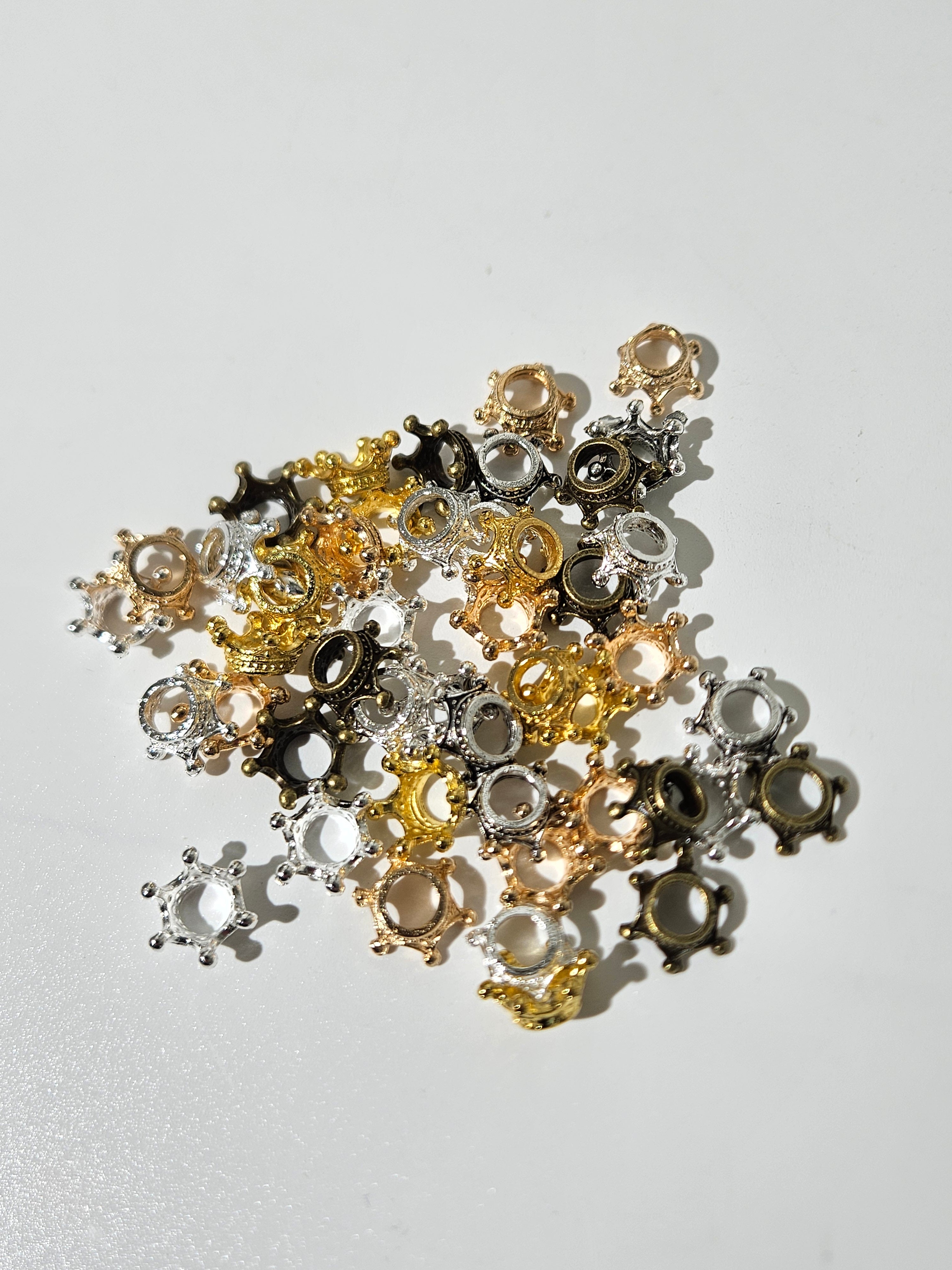 Mini crown sphere stands | set of 10