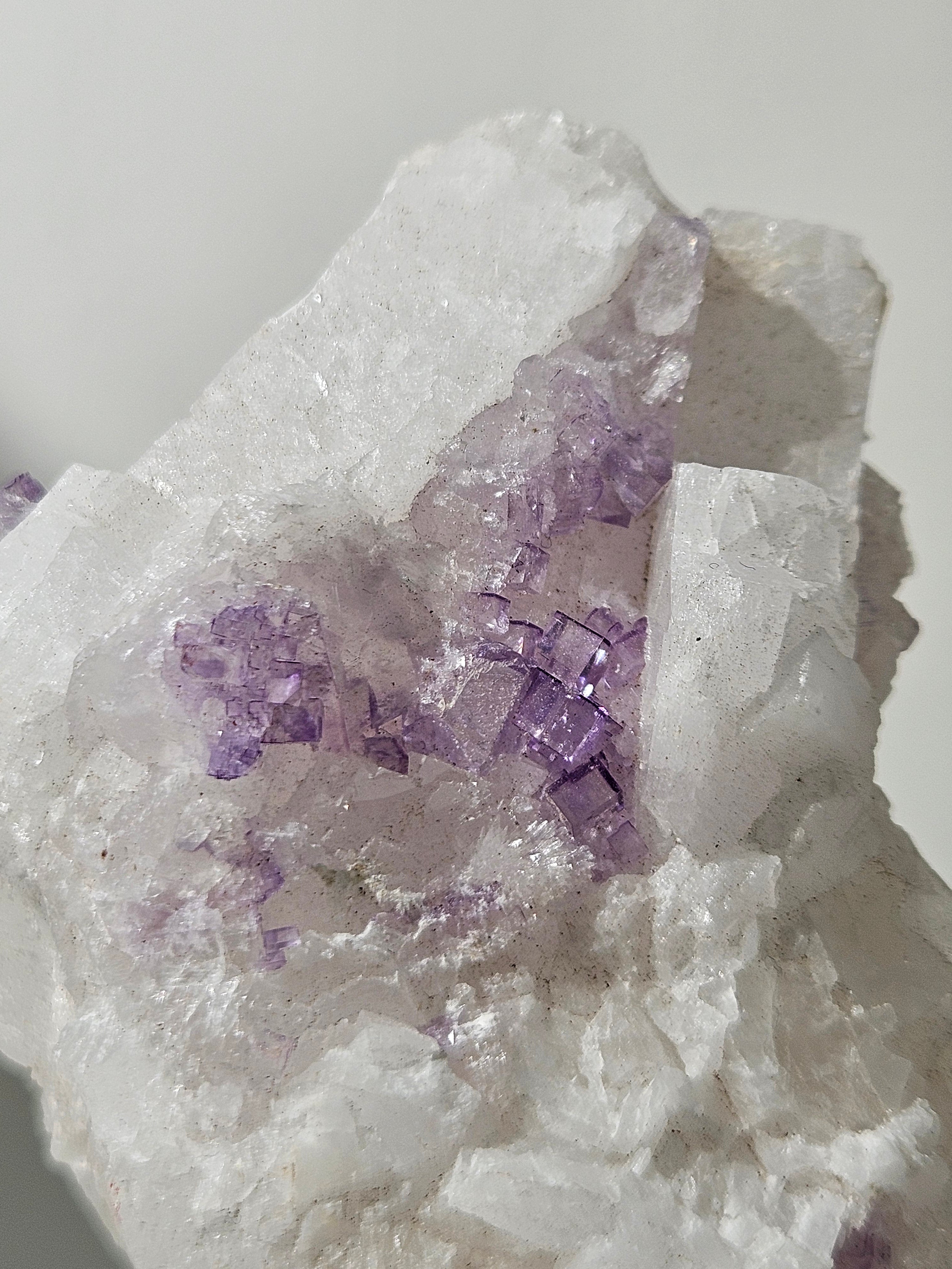 Fluorite on Celestite 003