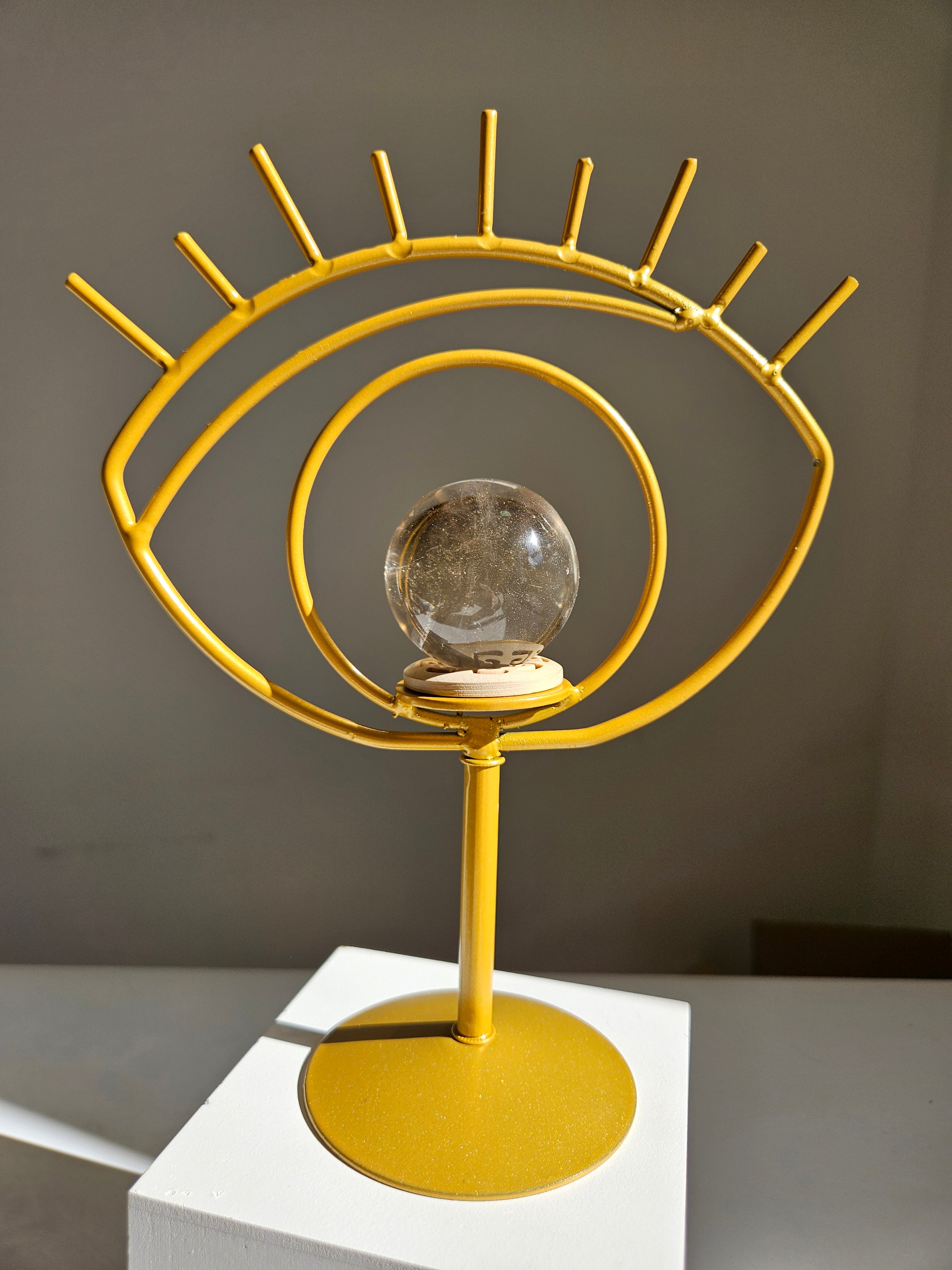 Eye stand with Quartz Sphere 002