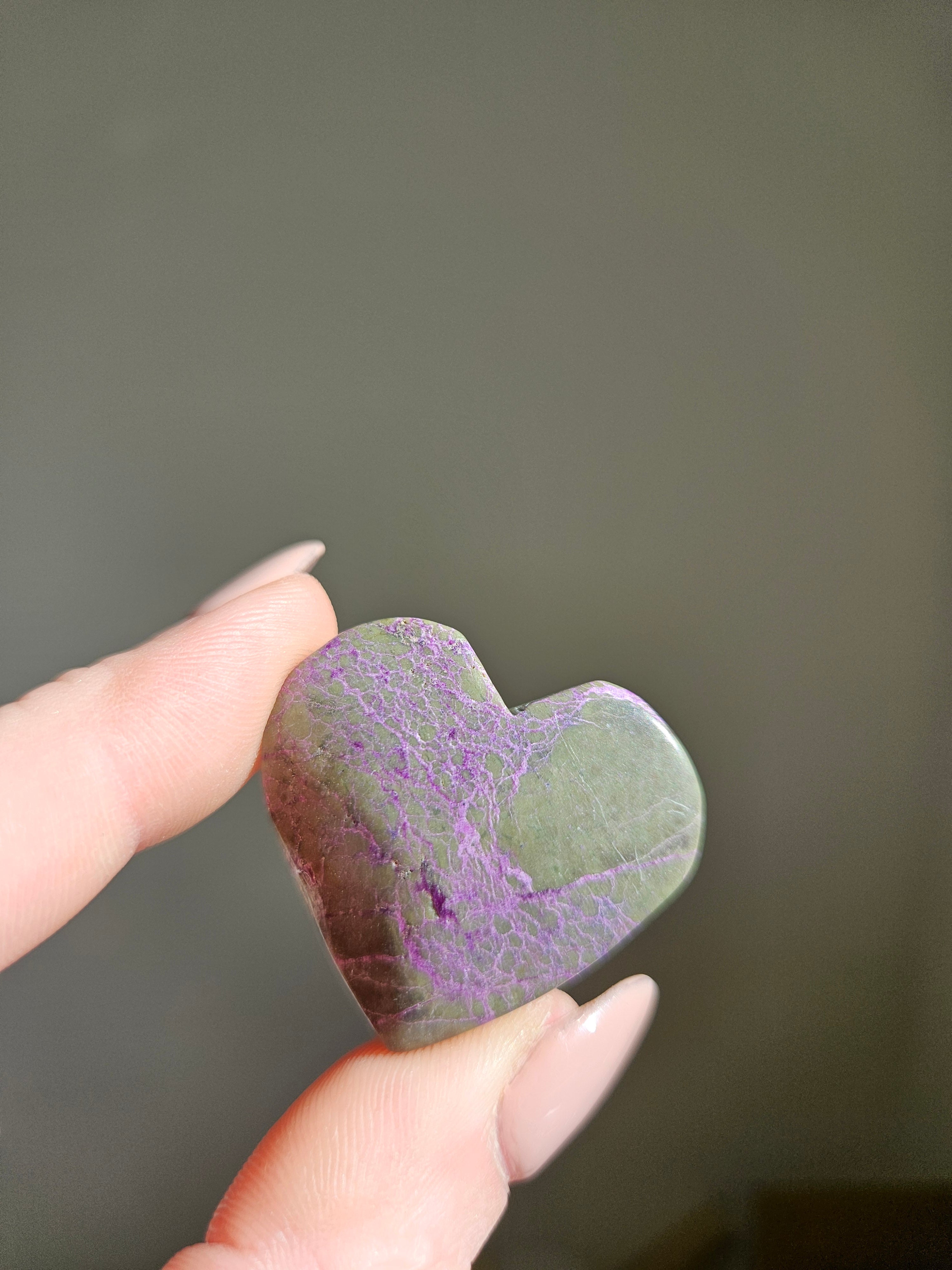 Stichtite Heart 002