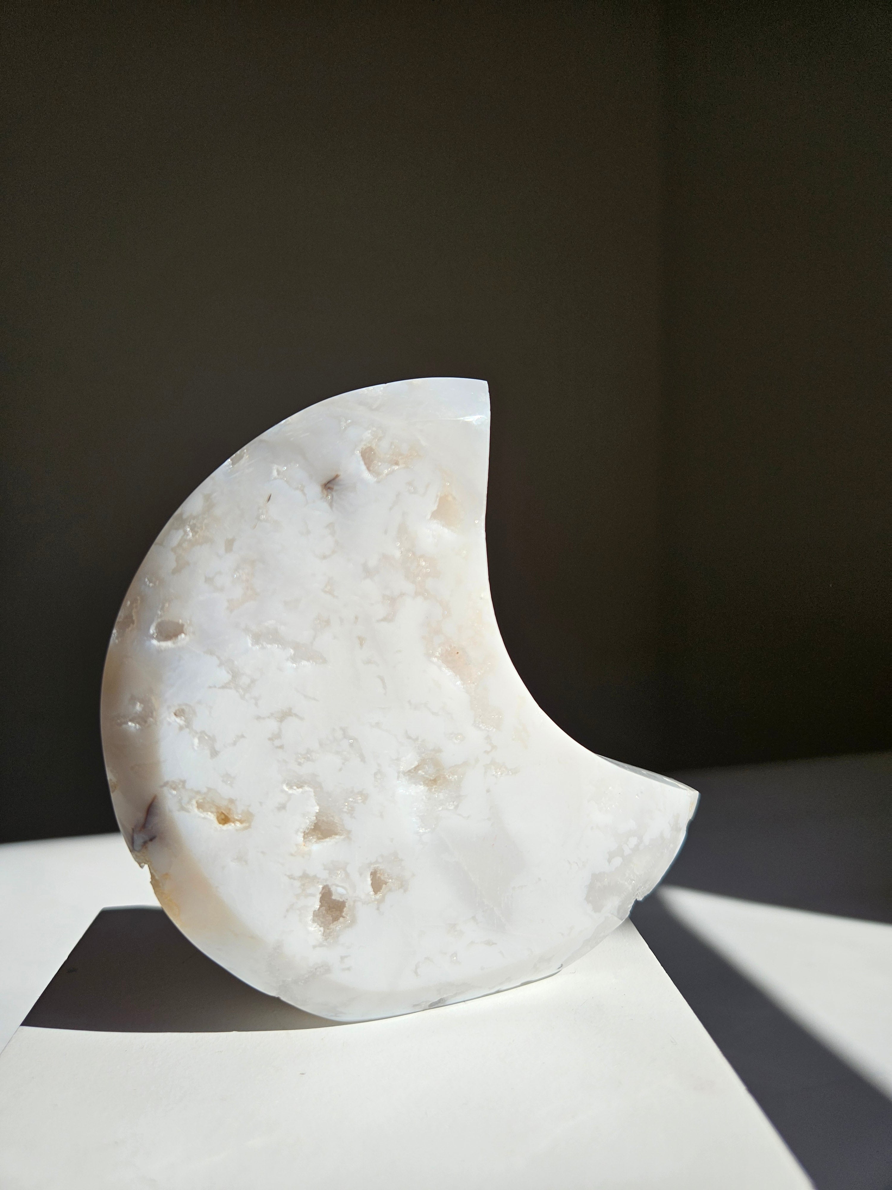 Plume Agate Standing Moon 007