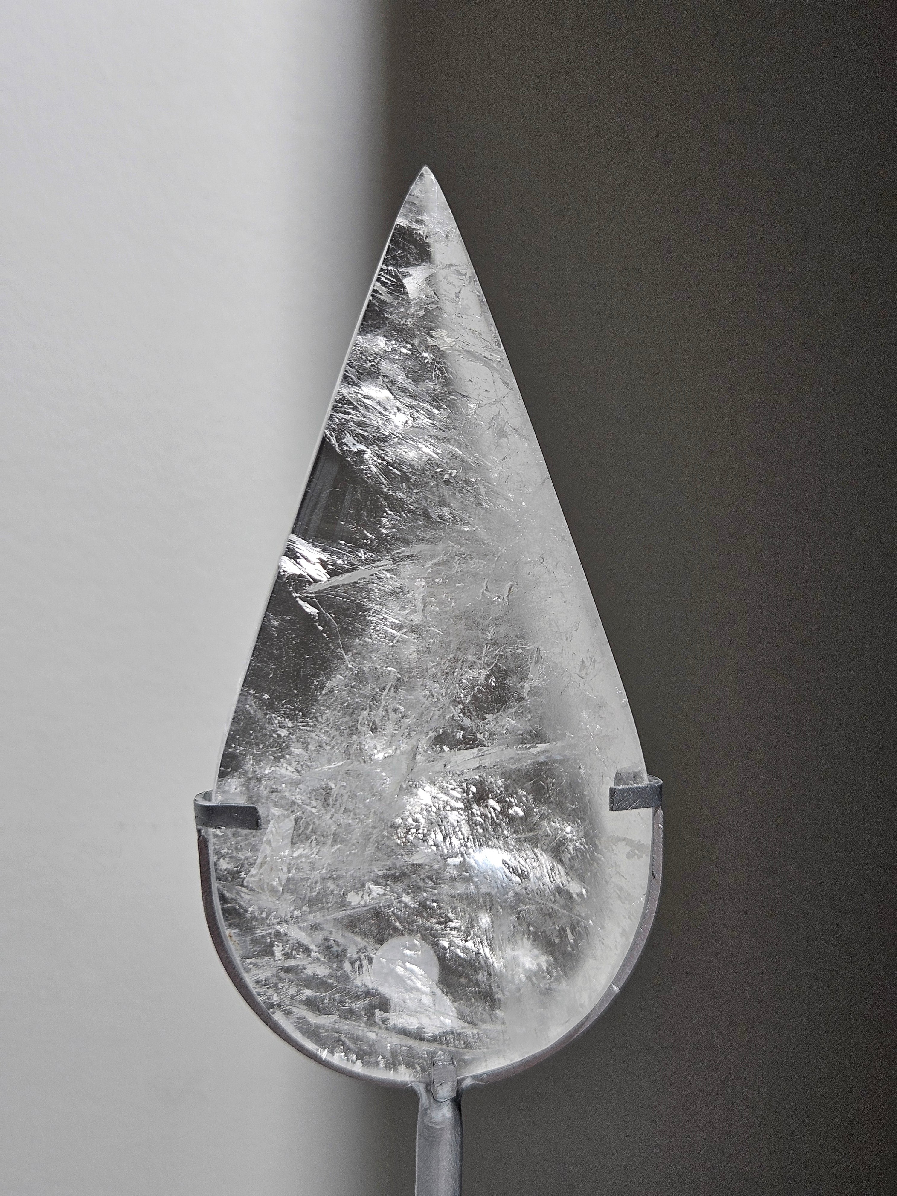 Quartz Teardrop on Stand 002
