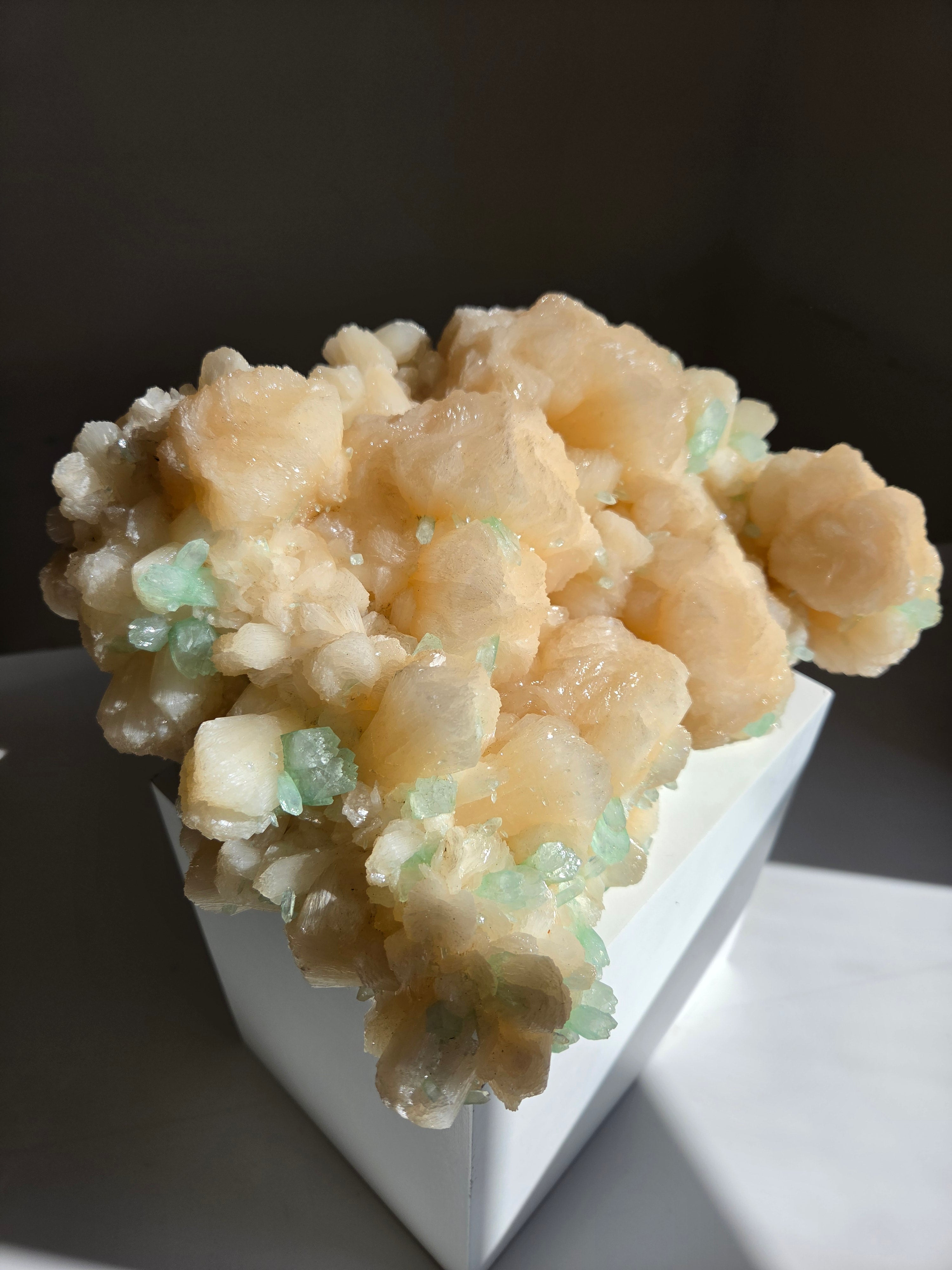 Green Apophyllite x Stilbite Statement