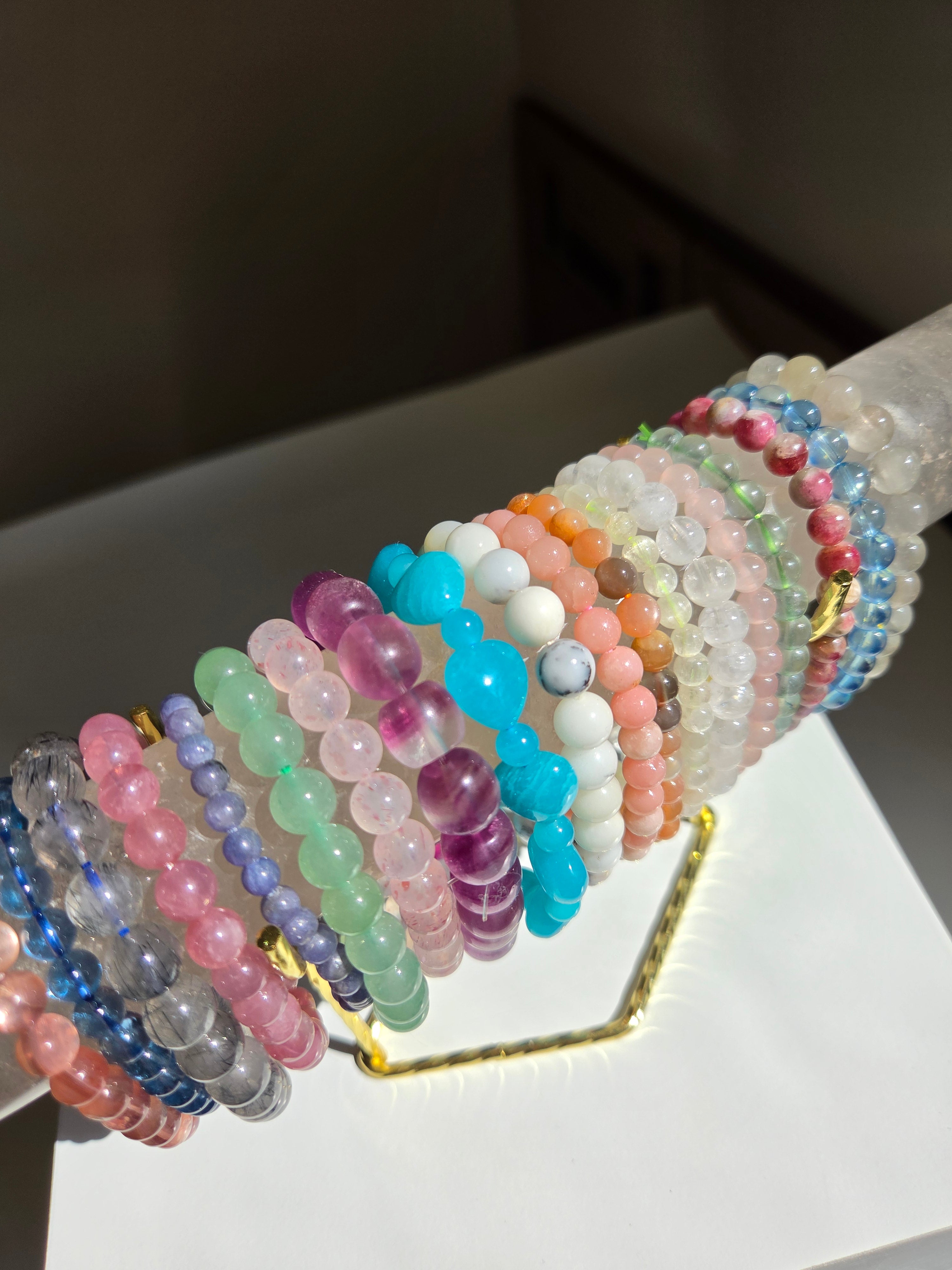 Quartz Bracelet Holder with Bracelet Bundle