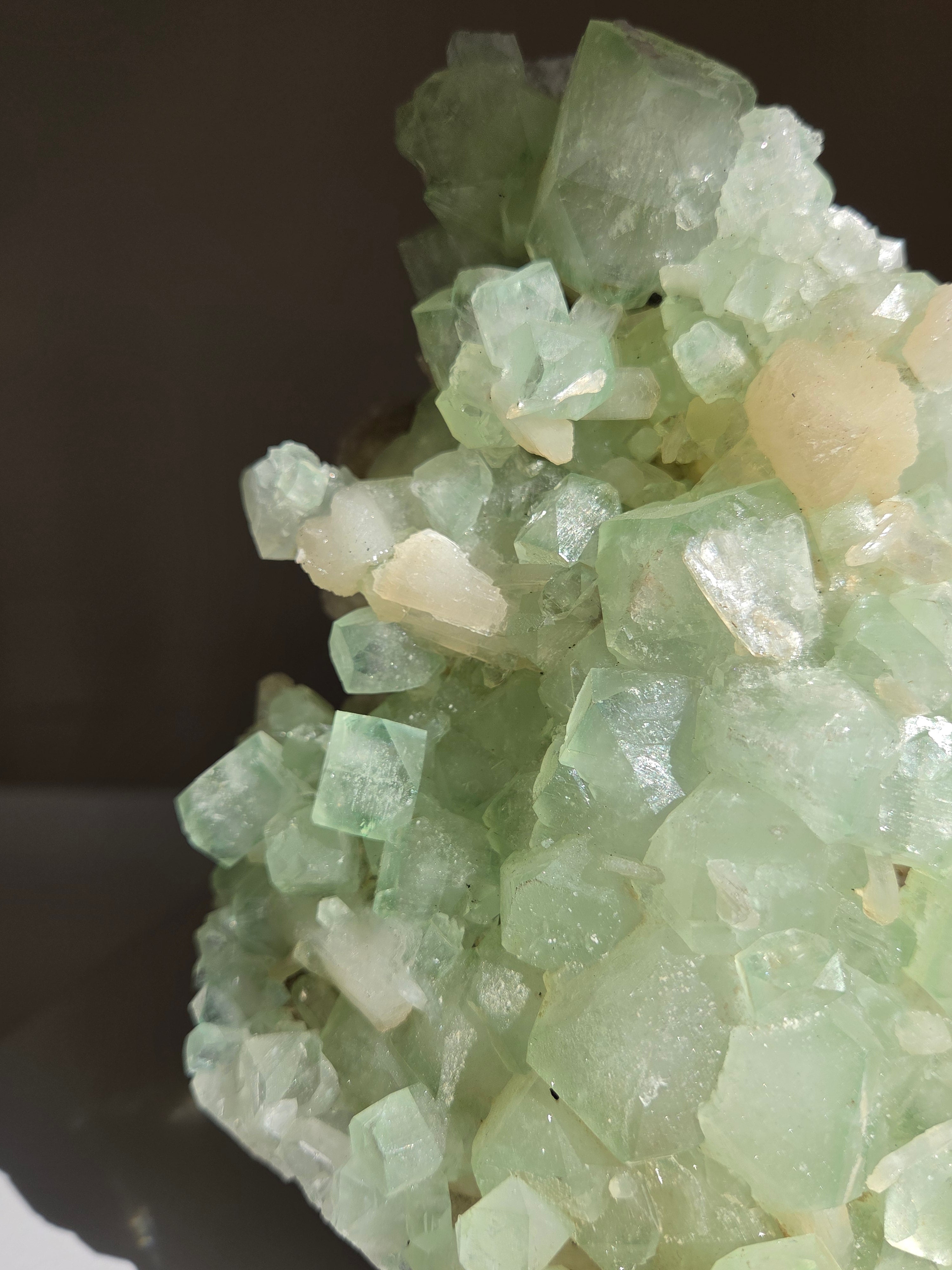 Minty Green Apophyllite 009