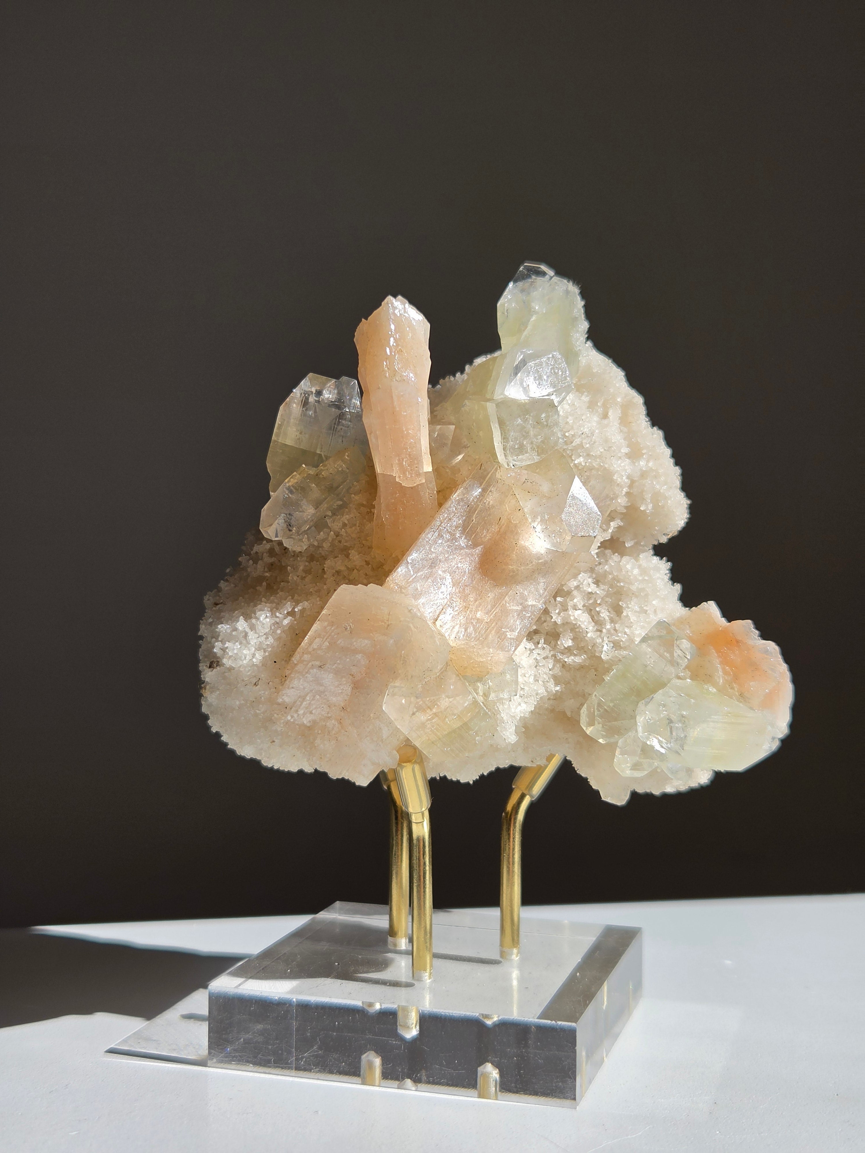 Apophyllite x Stilbite 006