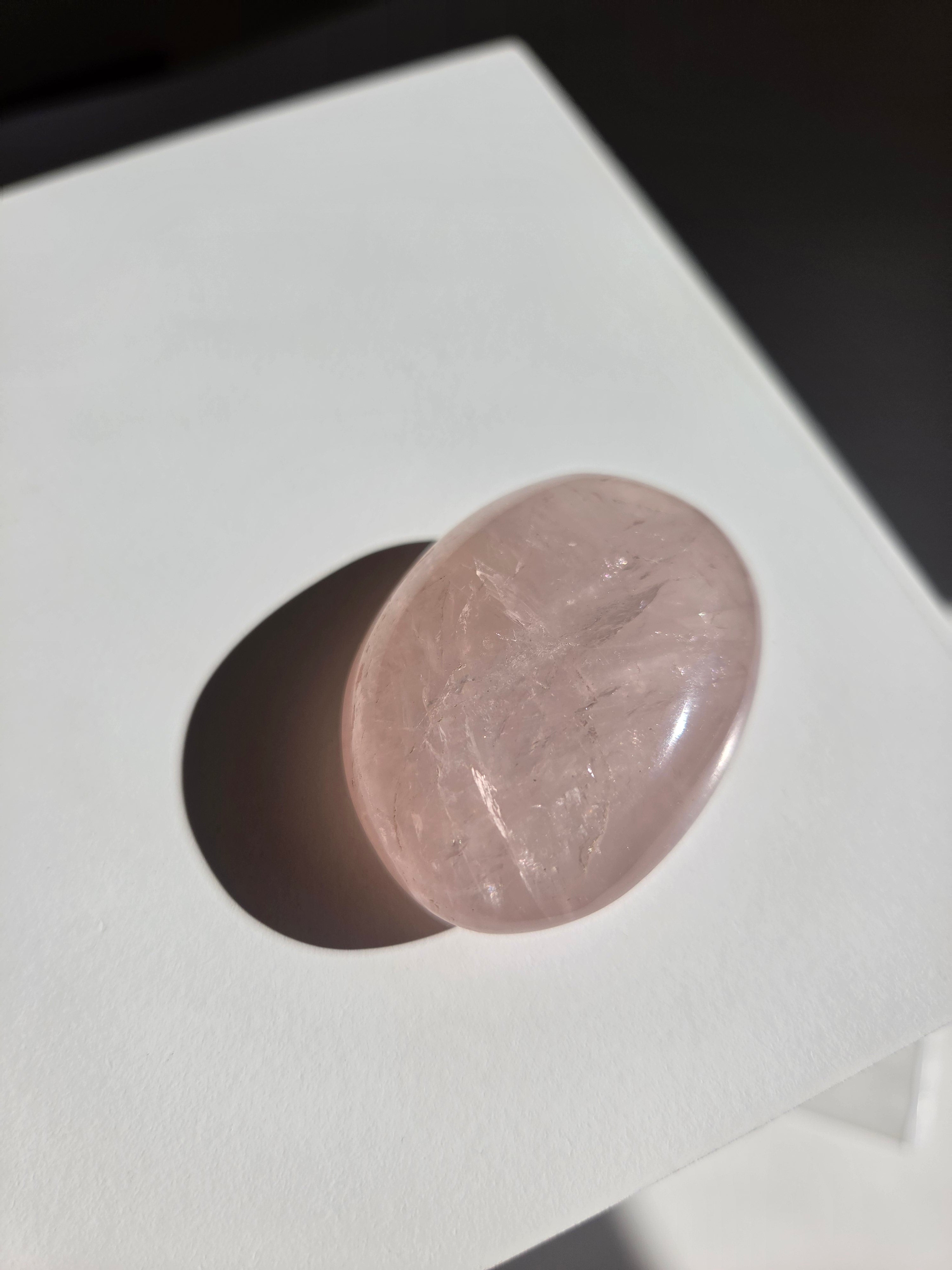 Rose Quartz Palmstone 001