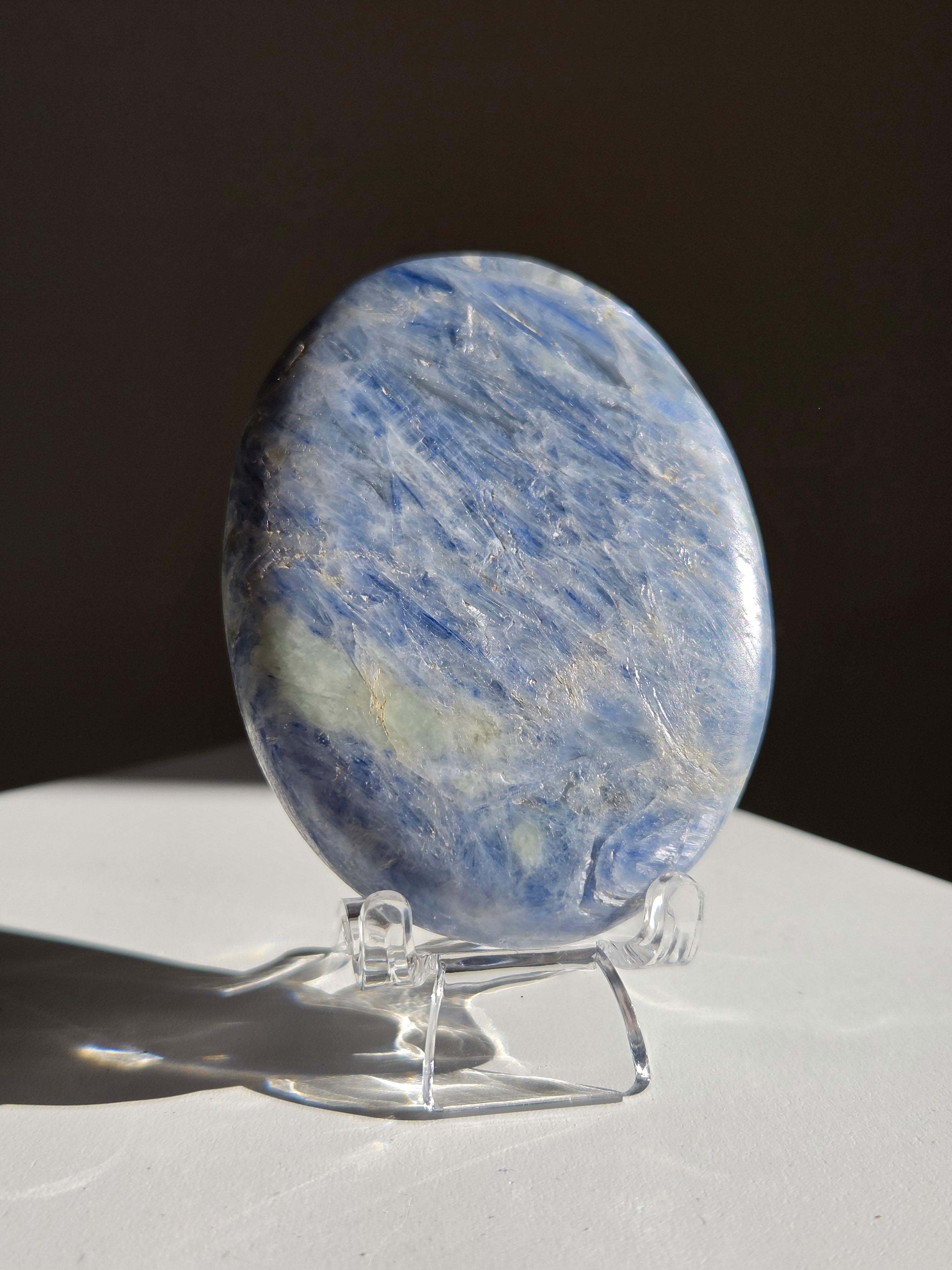 Blue Kyanite Palmstone 002