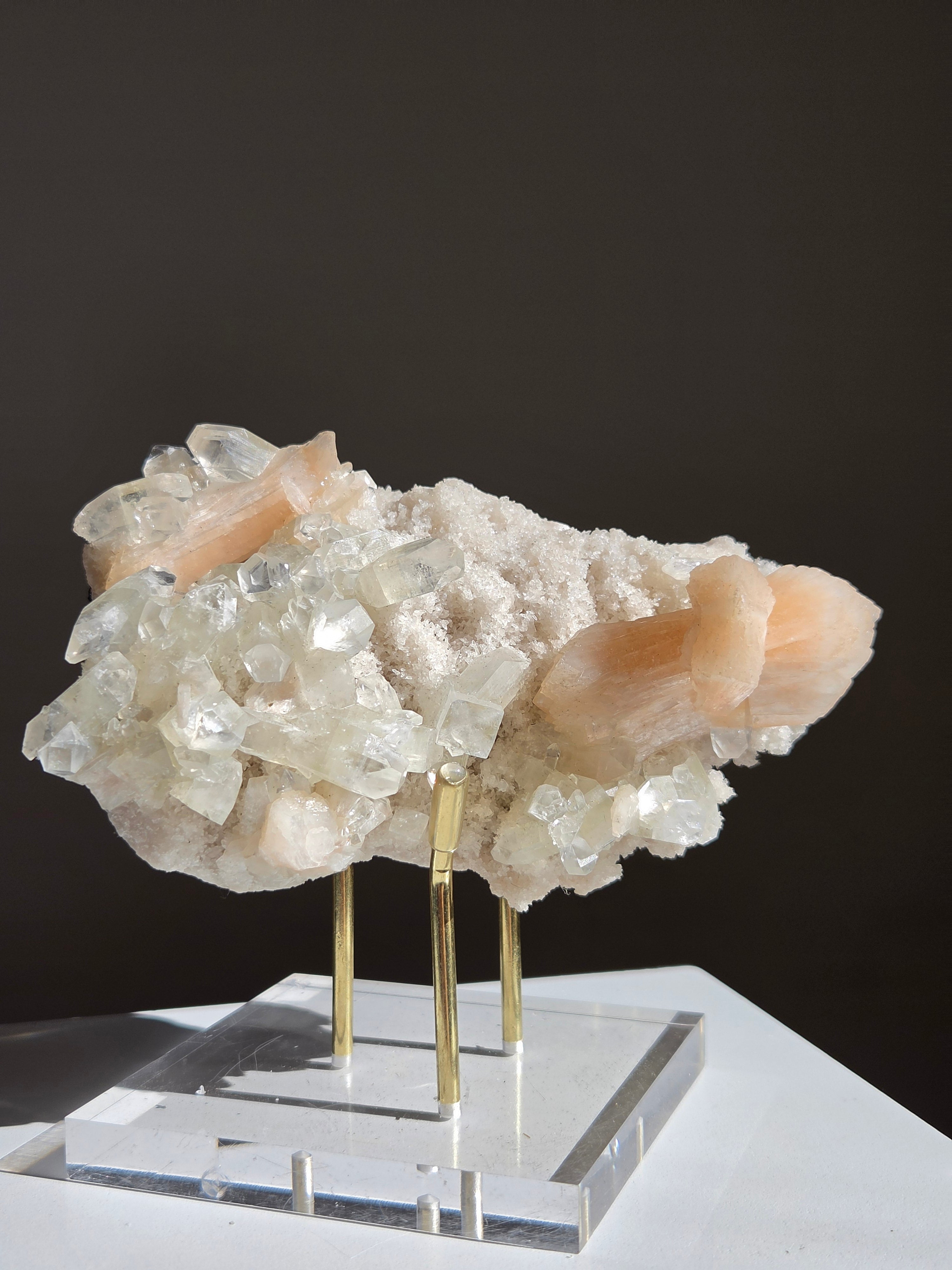 Apophyllite x Stilbite 005