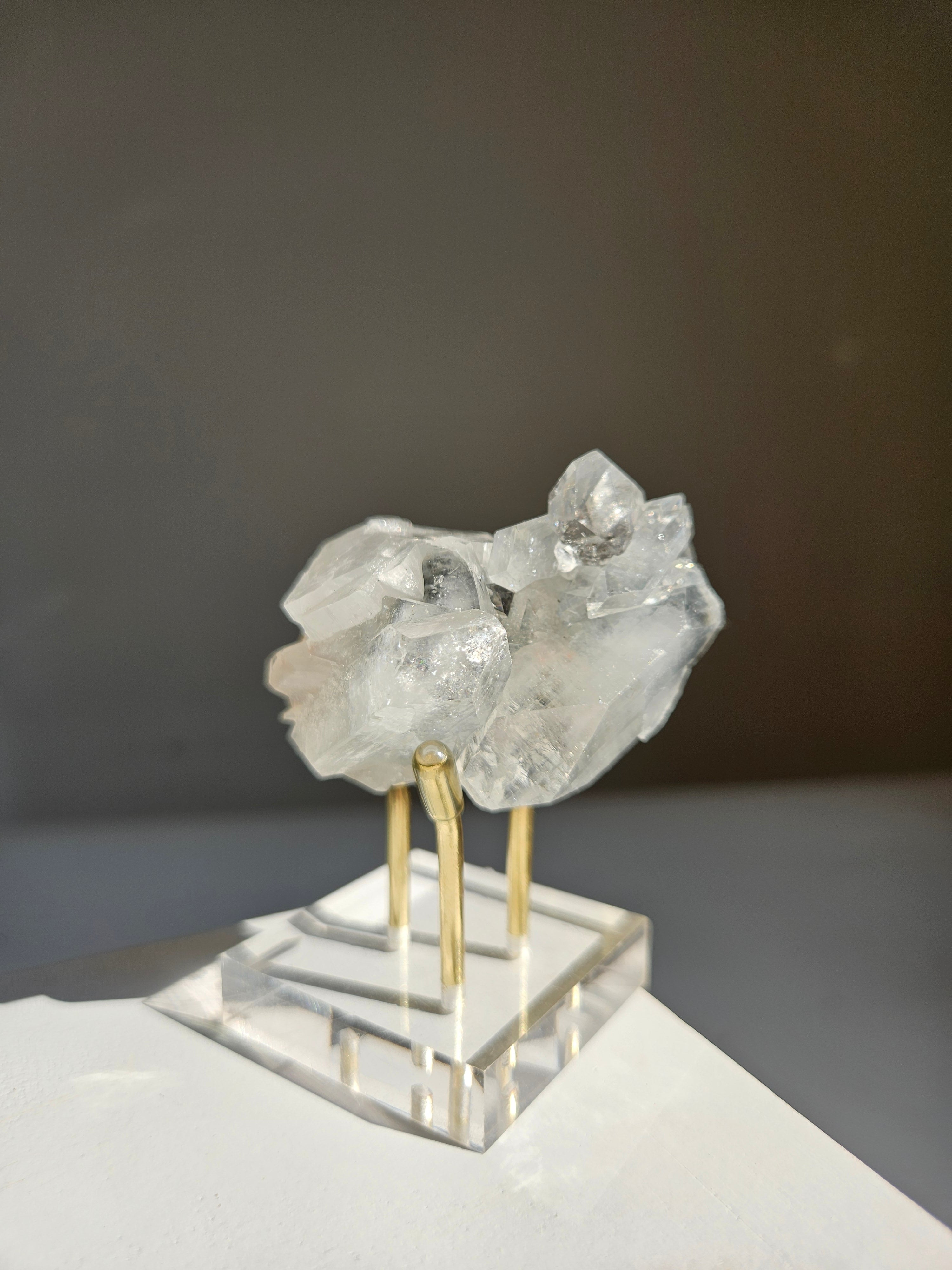 Apophyllite on Black Chalcedony 008