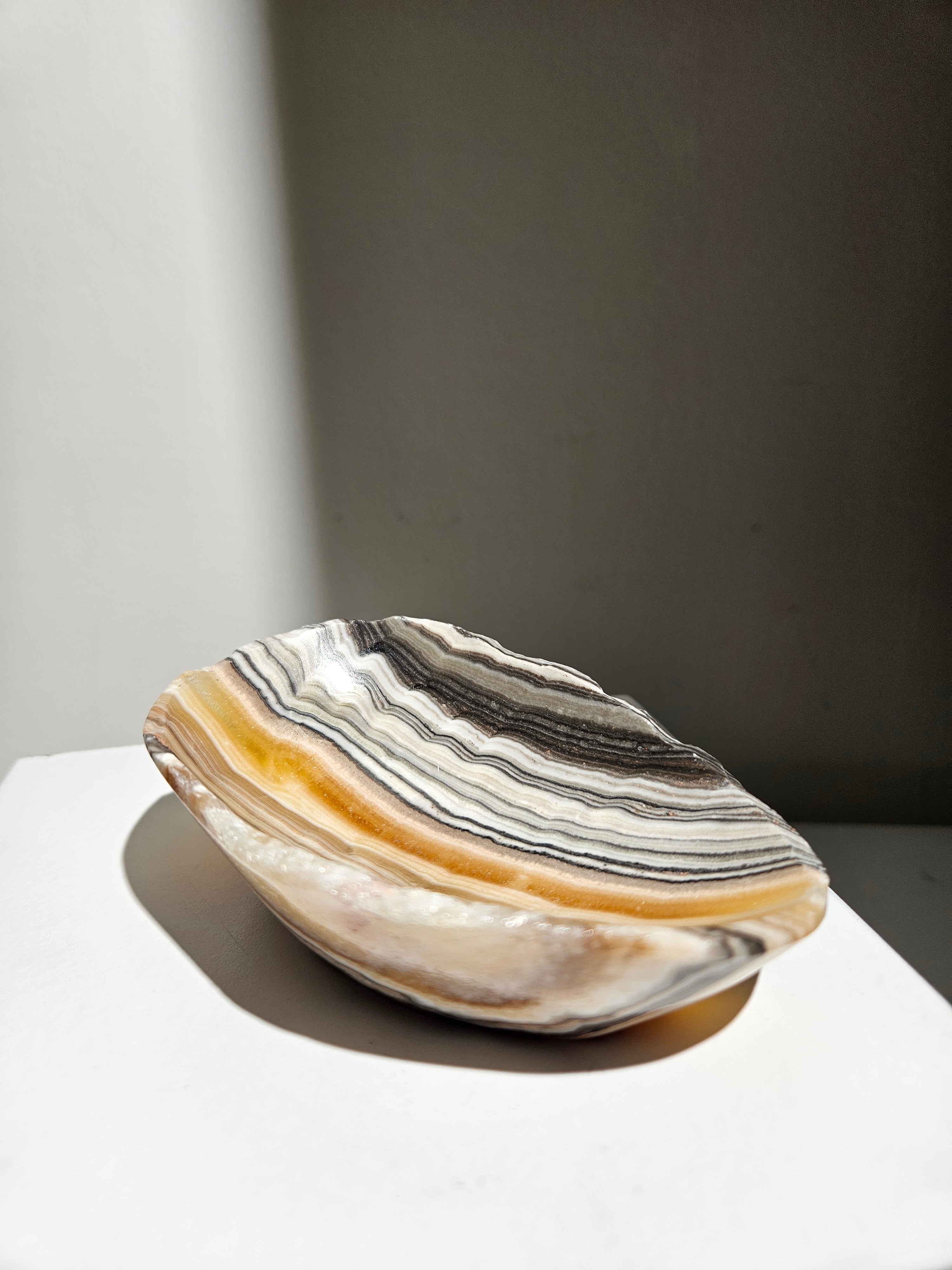 Banded Calcite Bowl 008