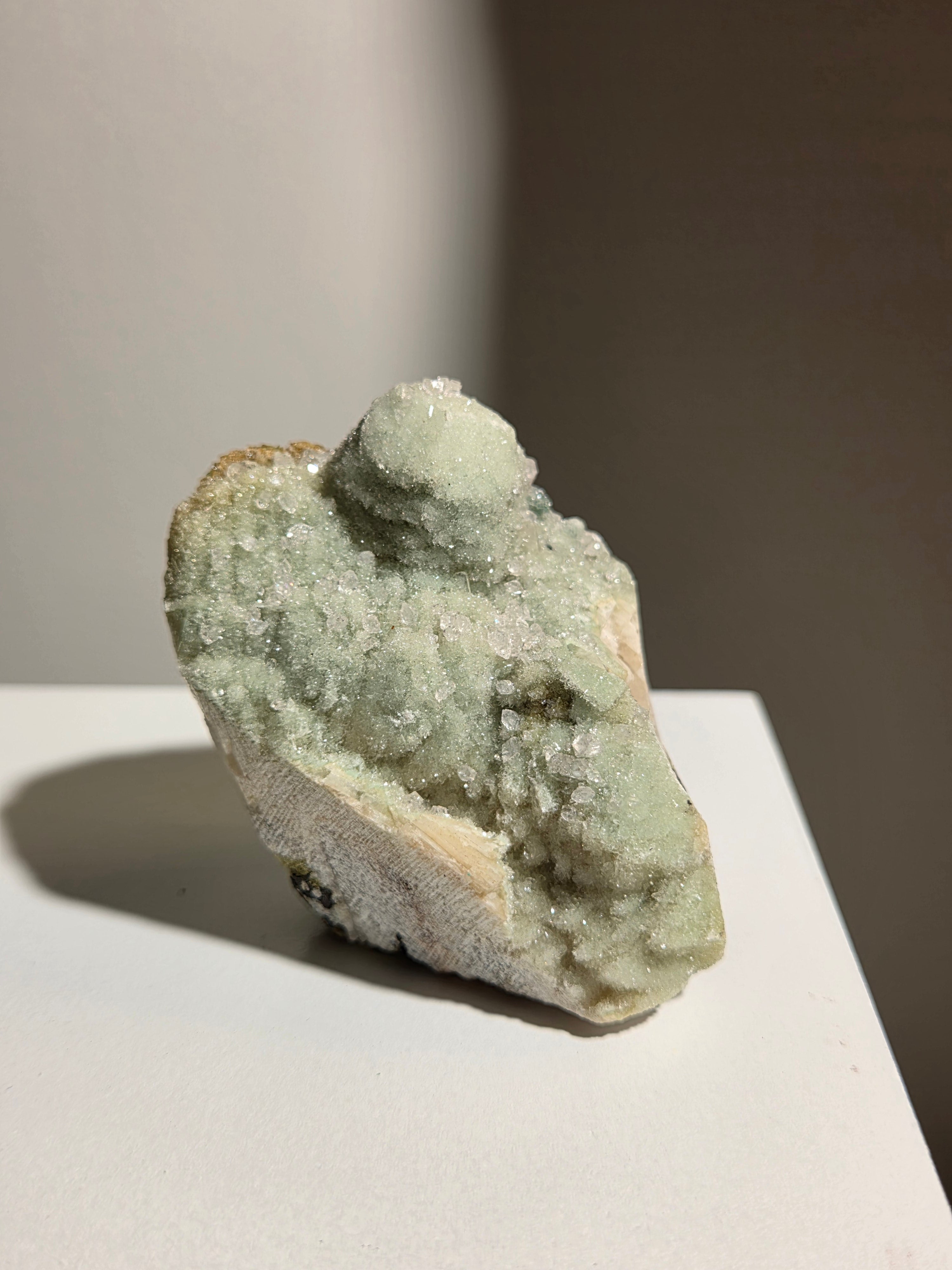 Chalcedony x Calcite 002