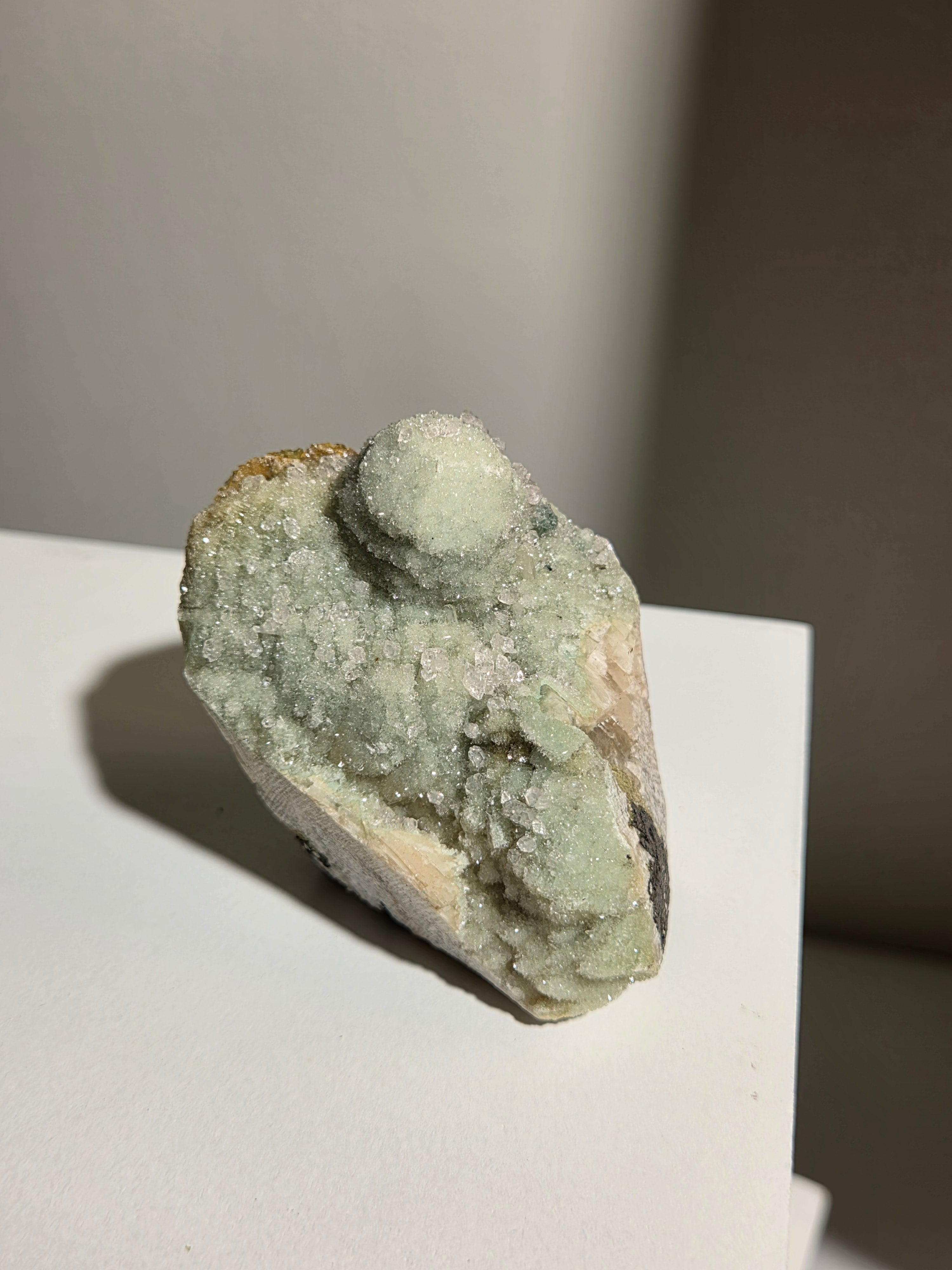 Chalcedony x Calcite 002