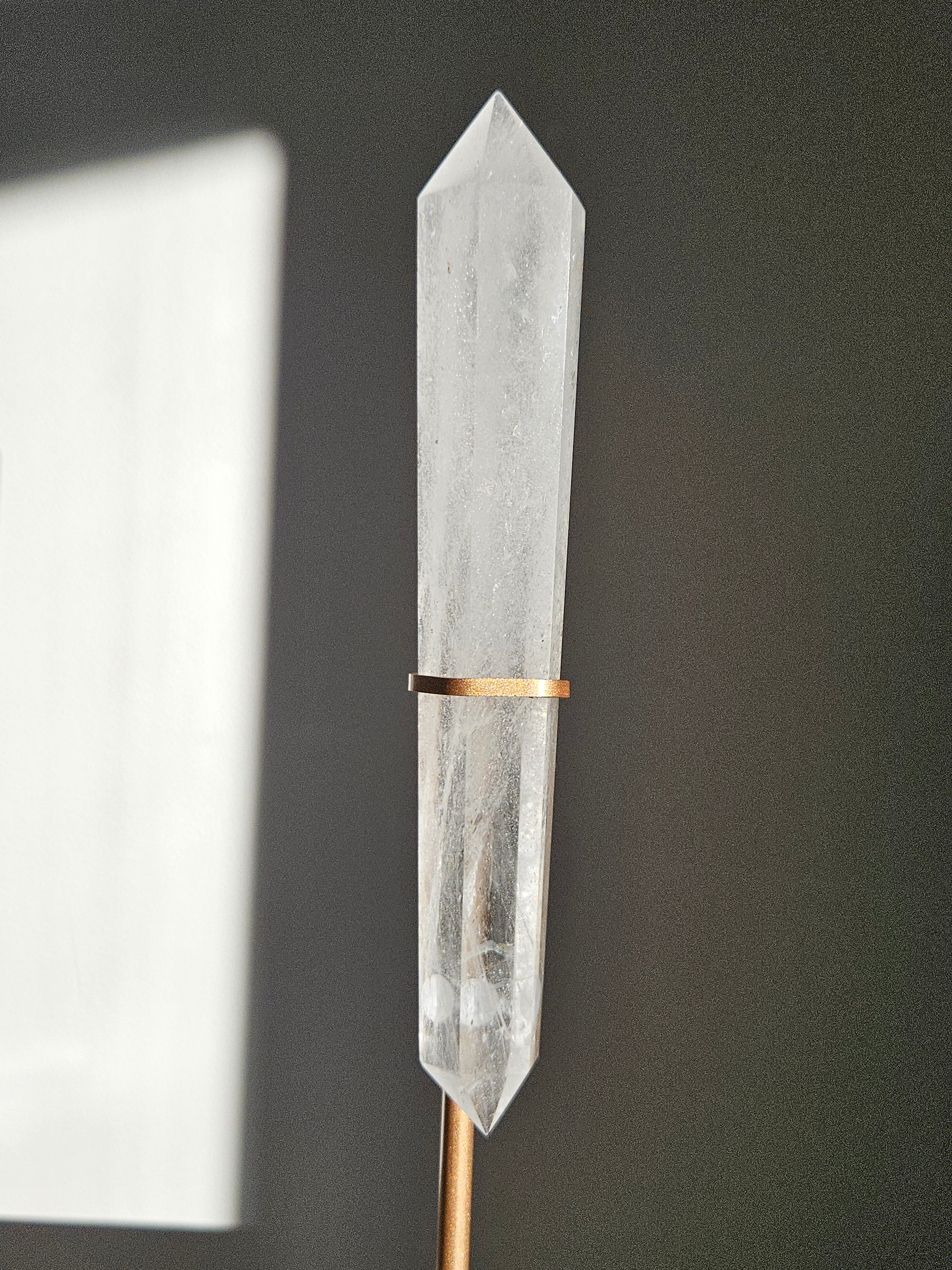 Quartz Wand on Stand 002