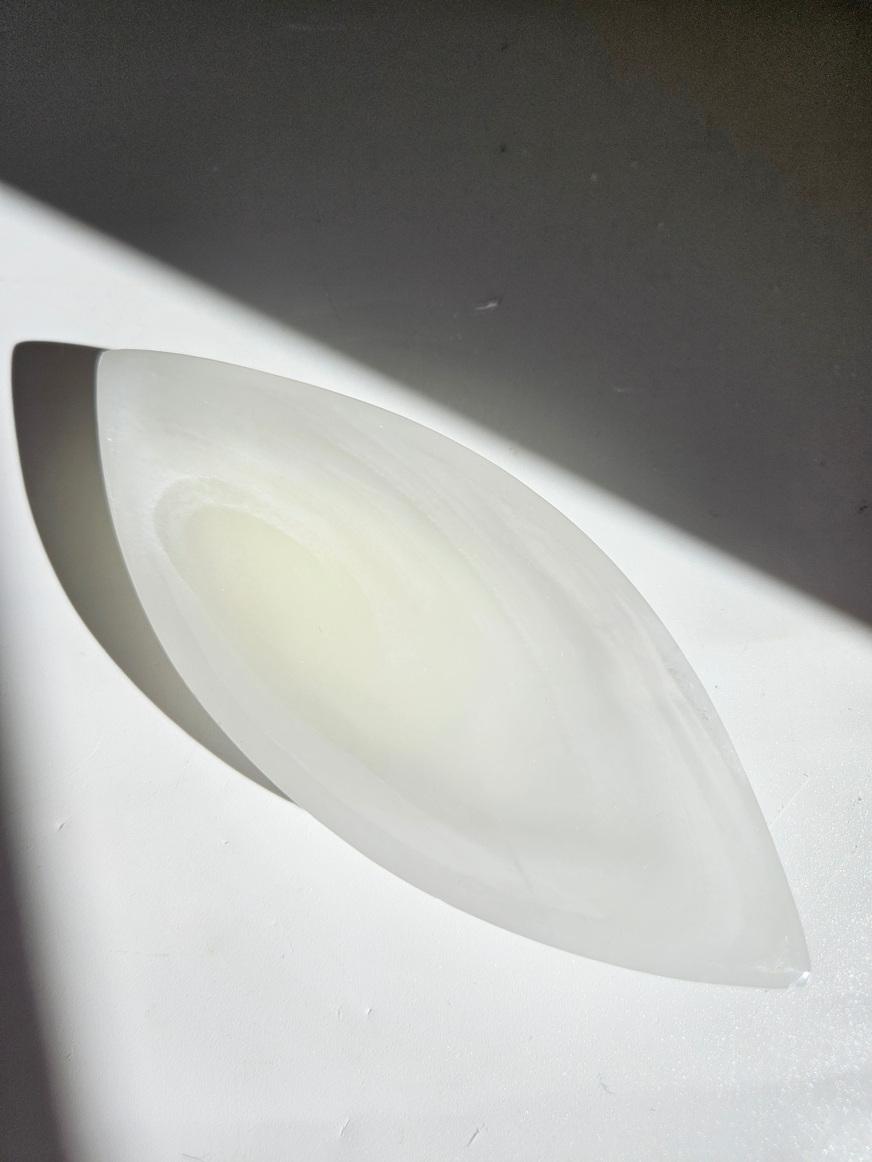 Onyx Marquise Dish 005