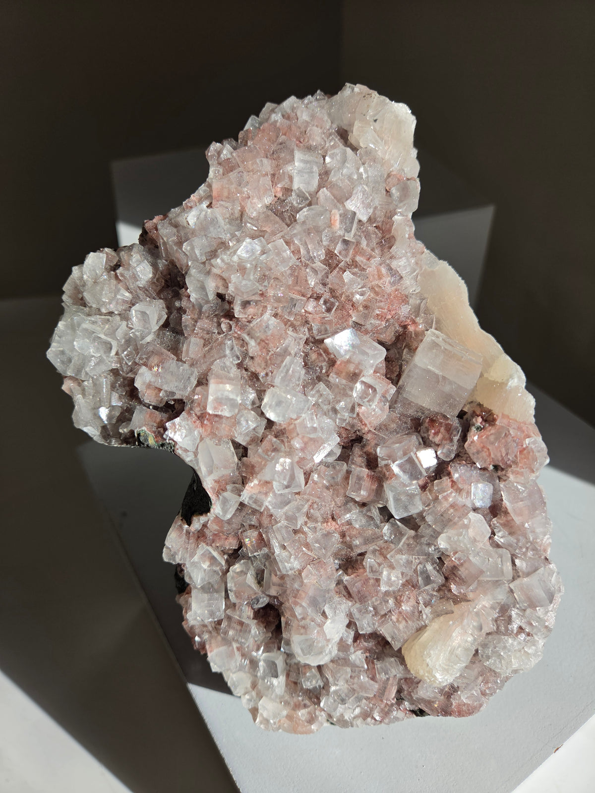 Apophyllite x Stilbite 004
