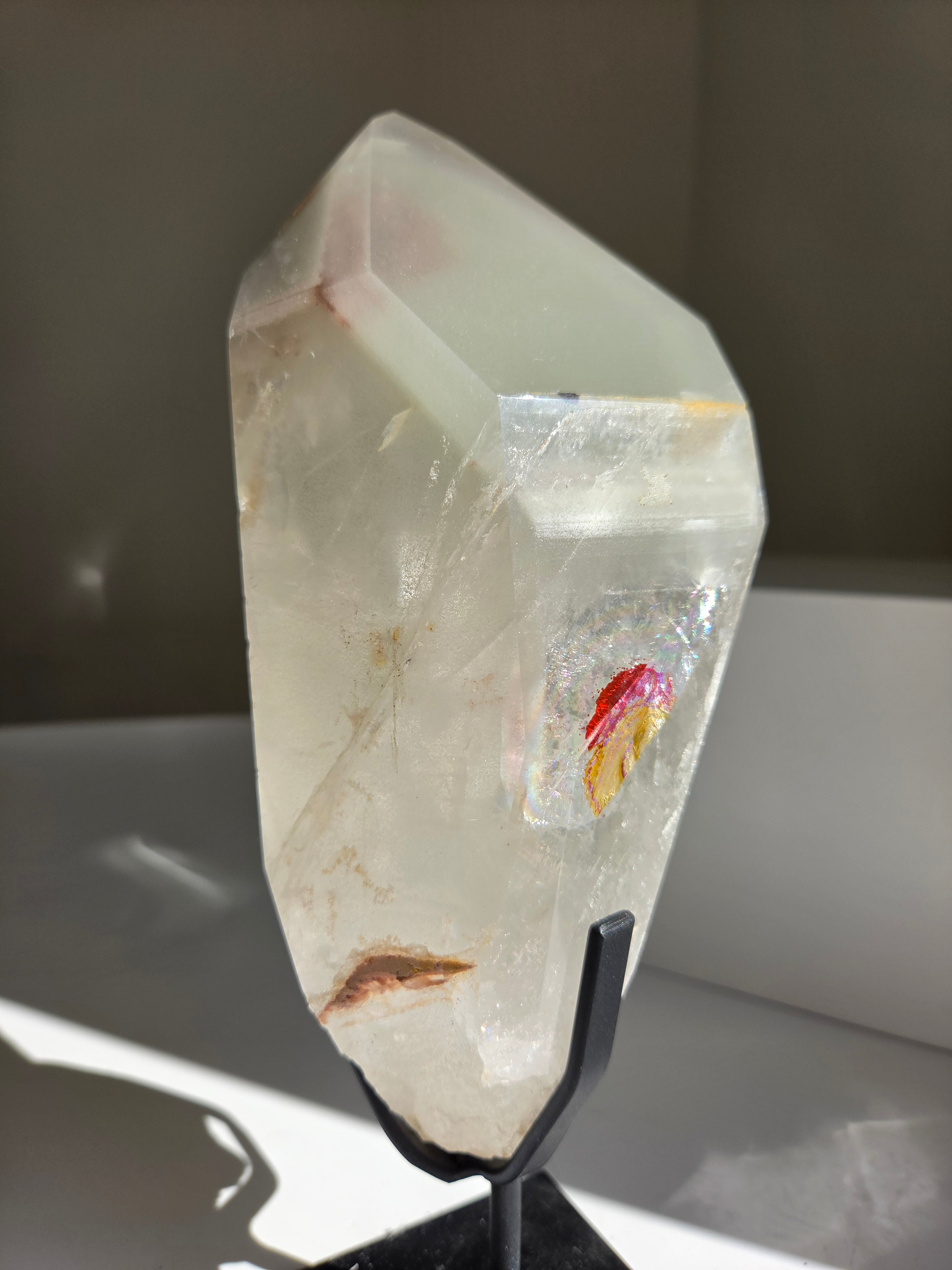 Garden Quartz Statement on Custom Stand