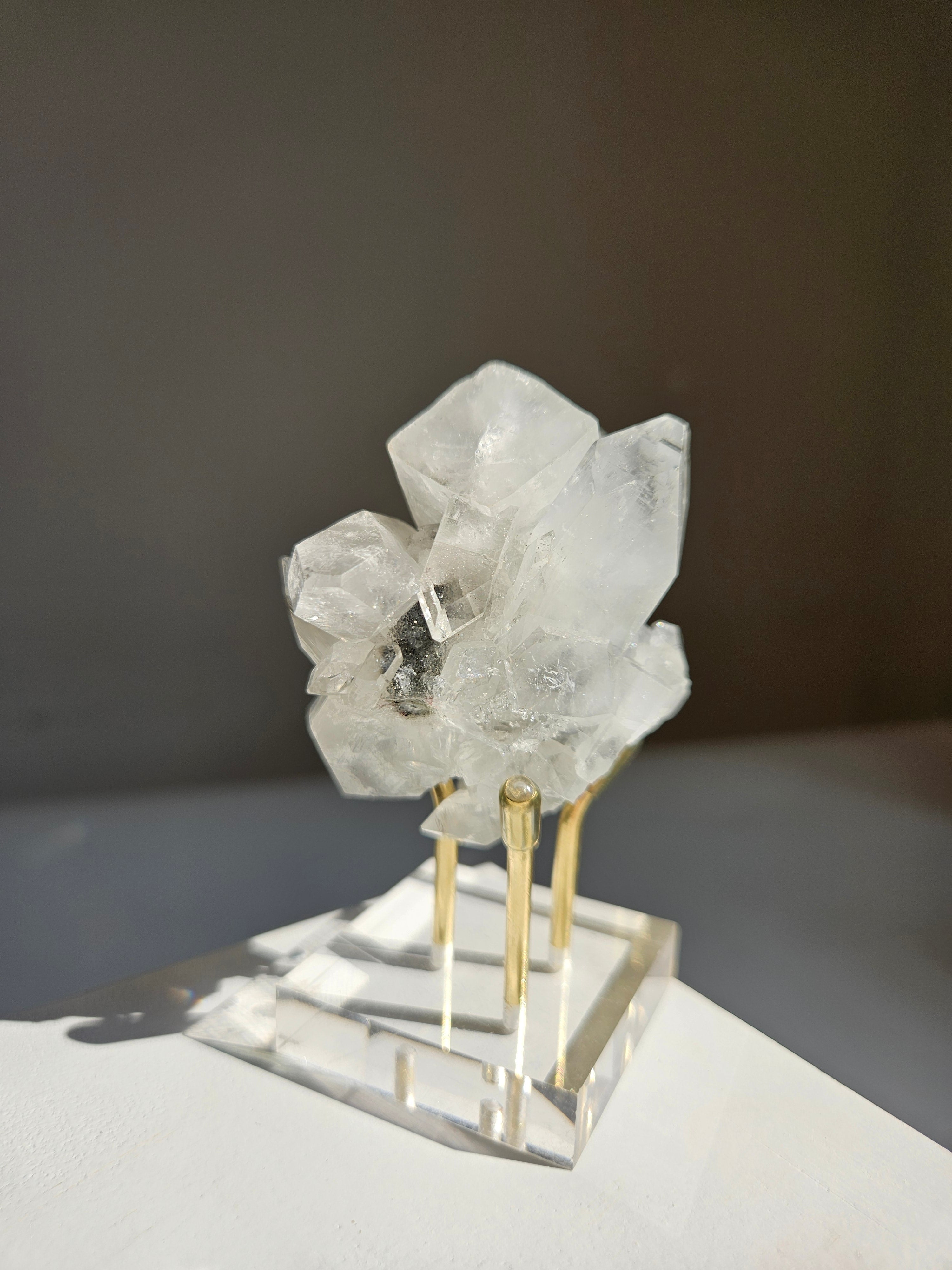 Apophyllite on Black Chalcedony 006