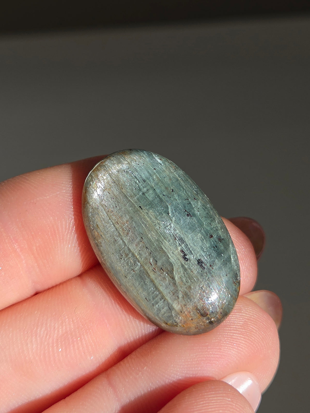 Green Kyanite Mini Palm 002