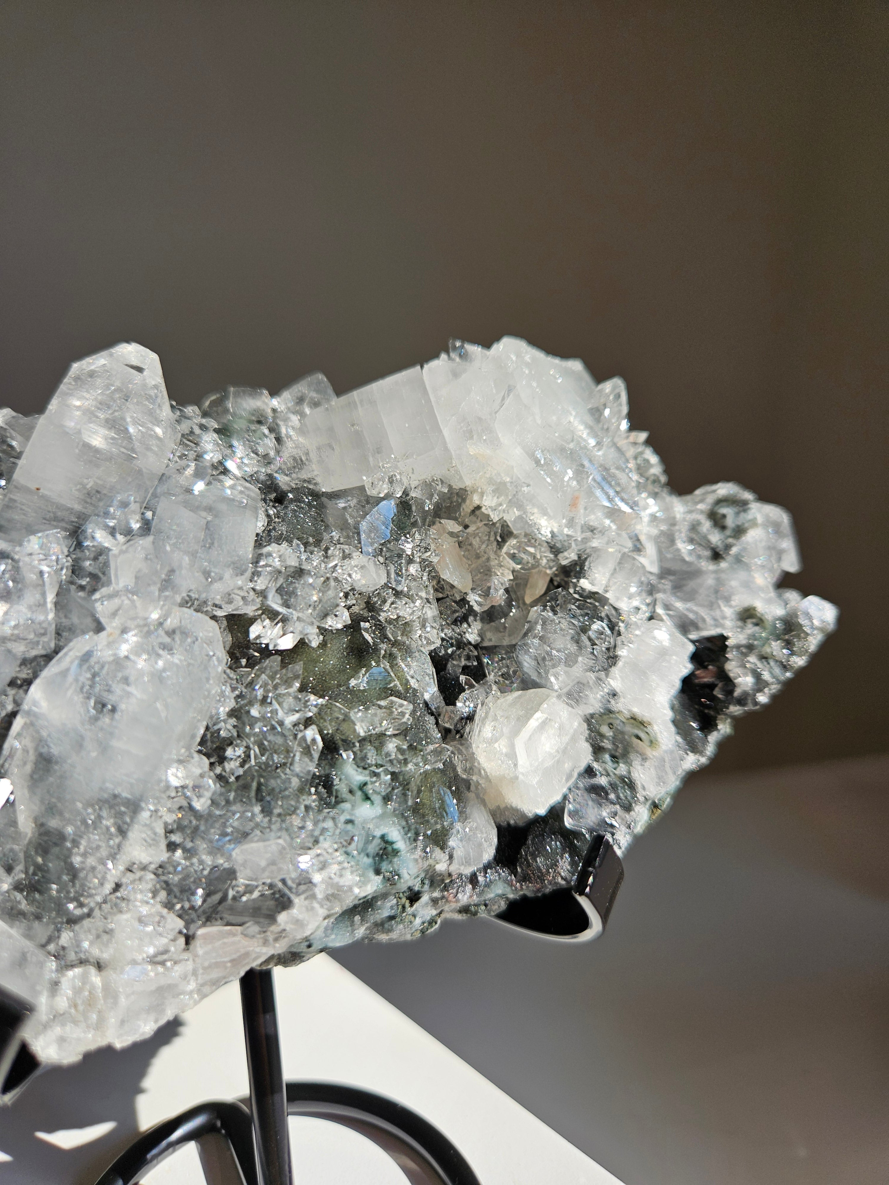 Apophyllite on Black Chalcedony 022