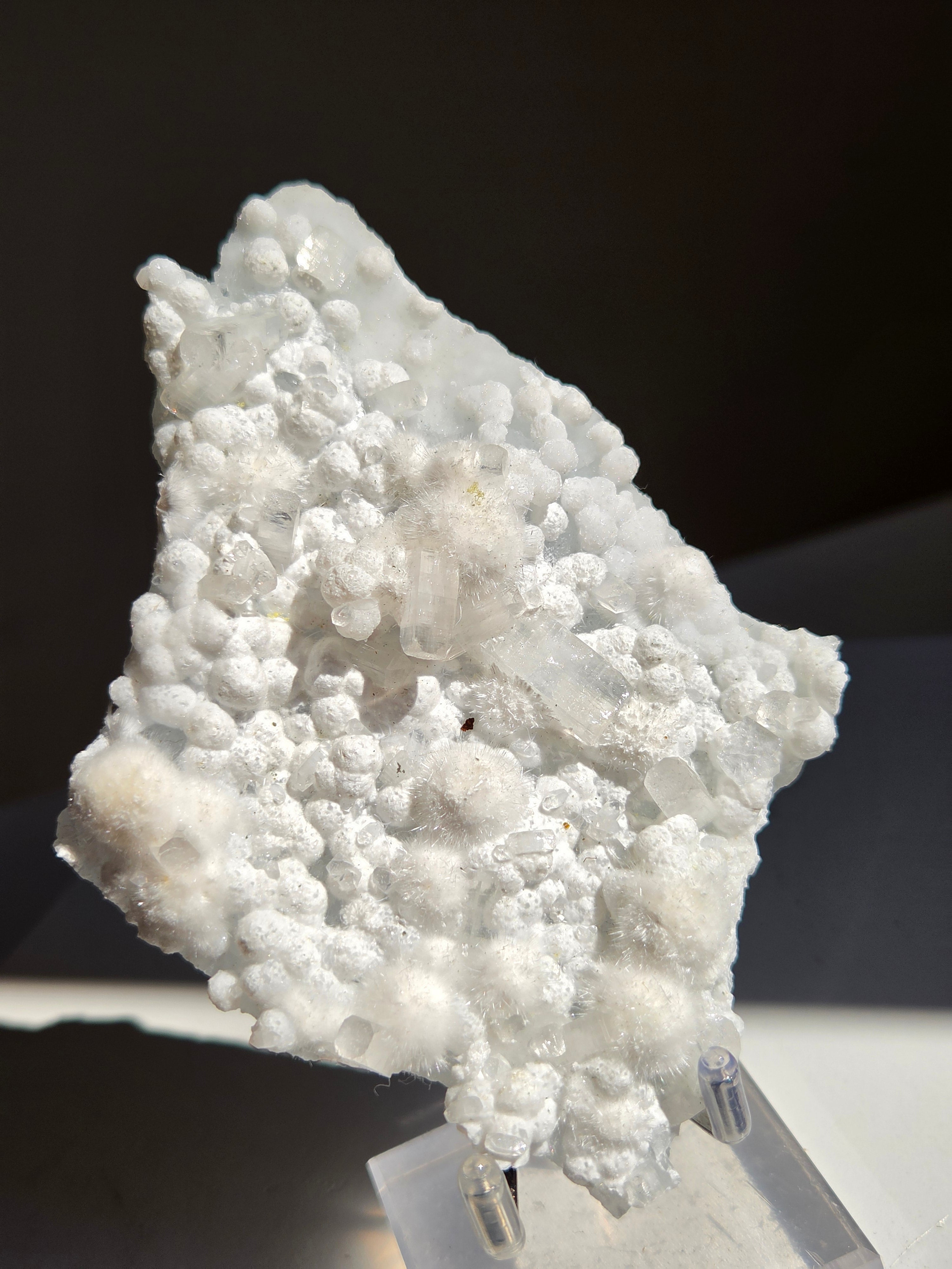 Okenite x Apophyllite 001