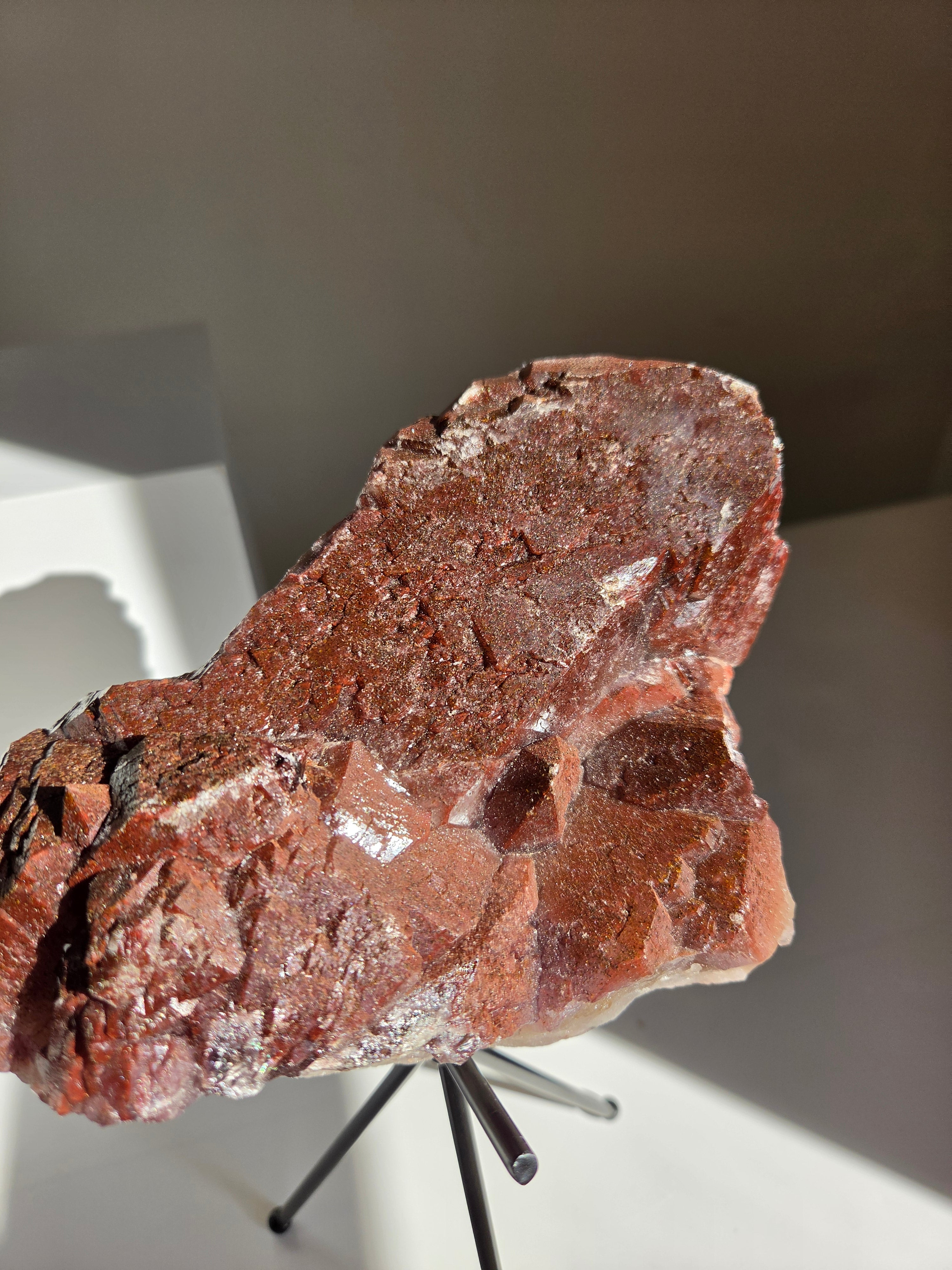 Hematite on Quartz x Amethyst 008