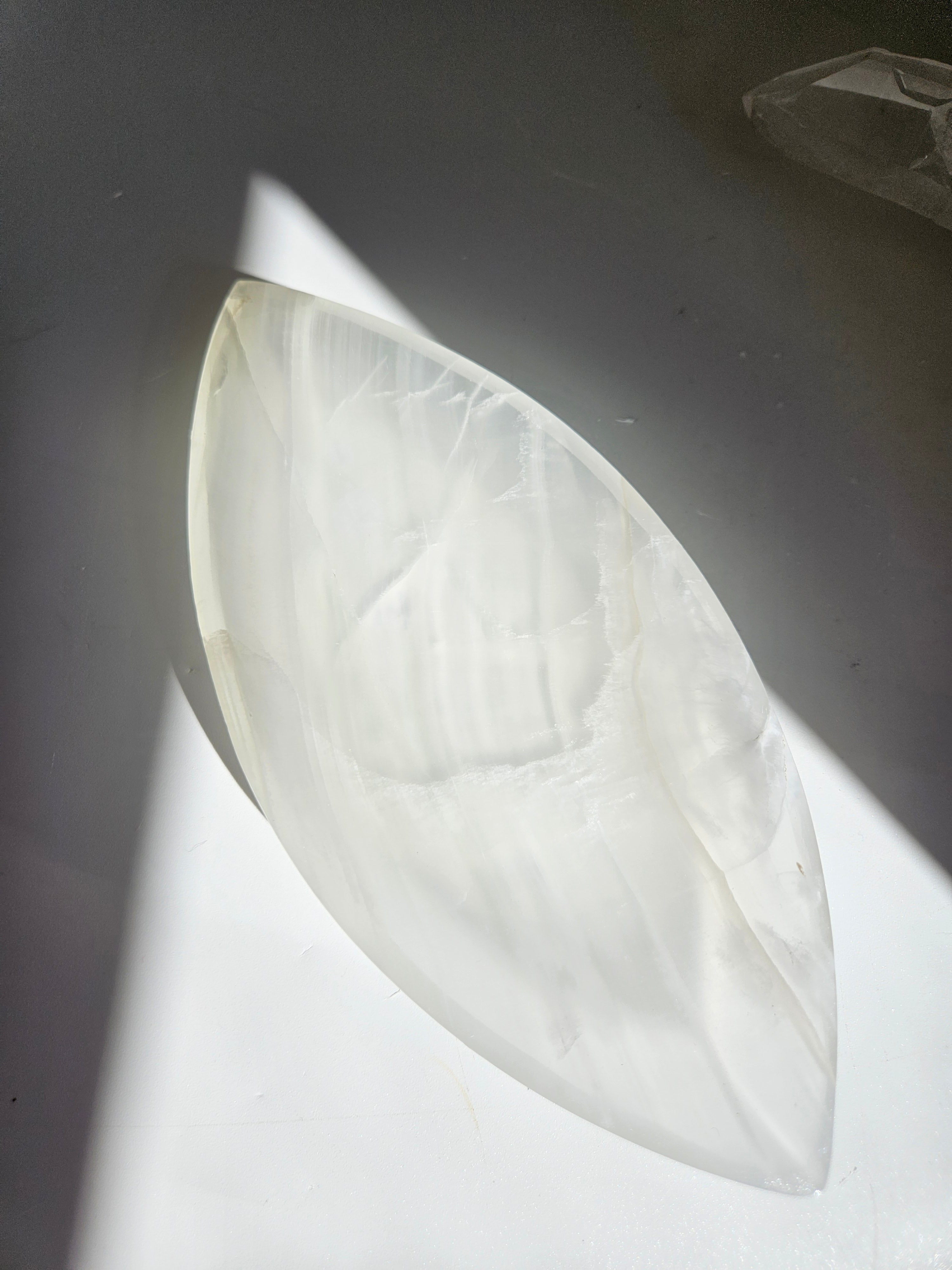 Onyx Marquise Dish 007