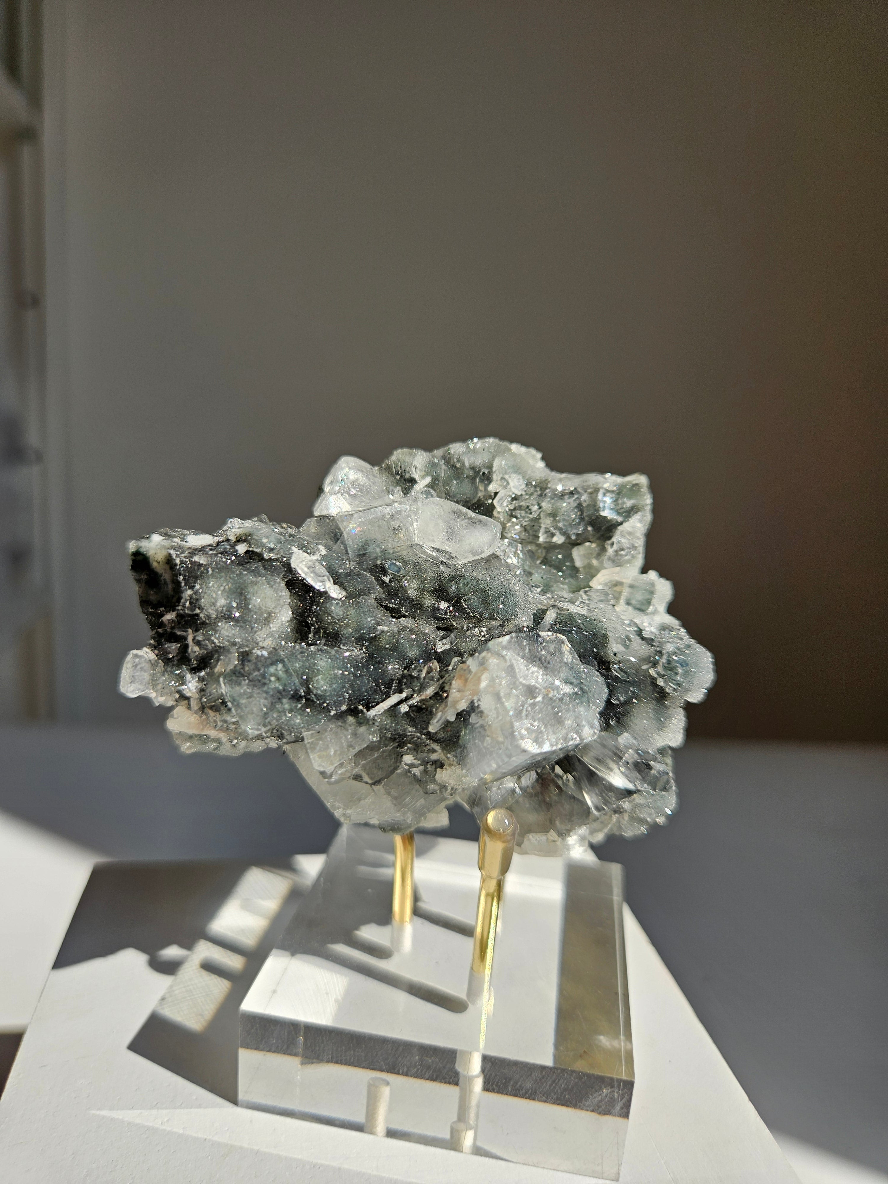Apophyllite on Black Chalcedony 020
