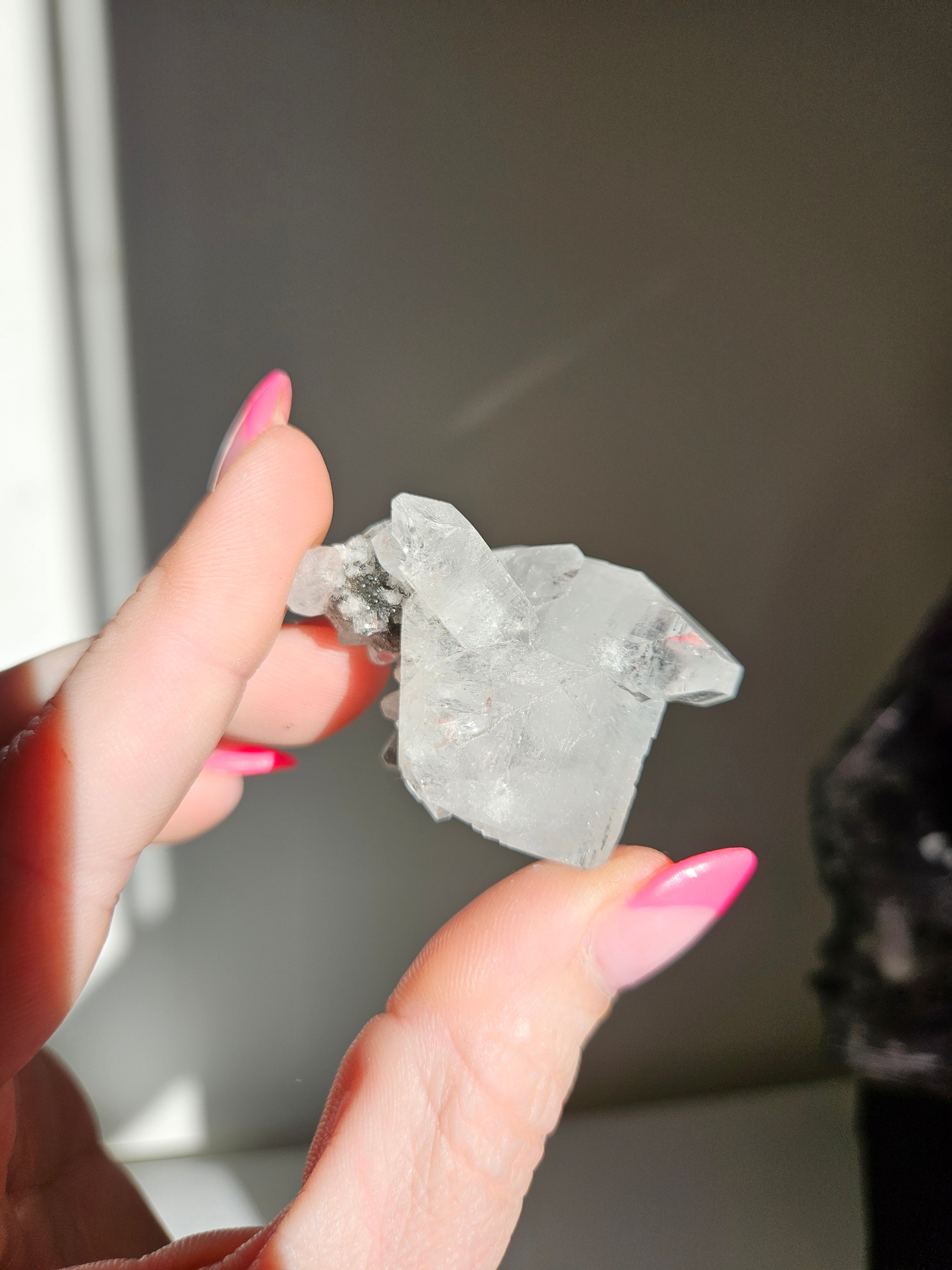 Apophyllite on Black Chalcedony 031