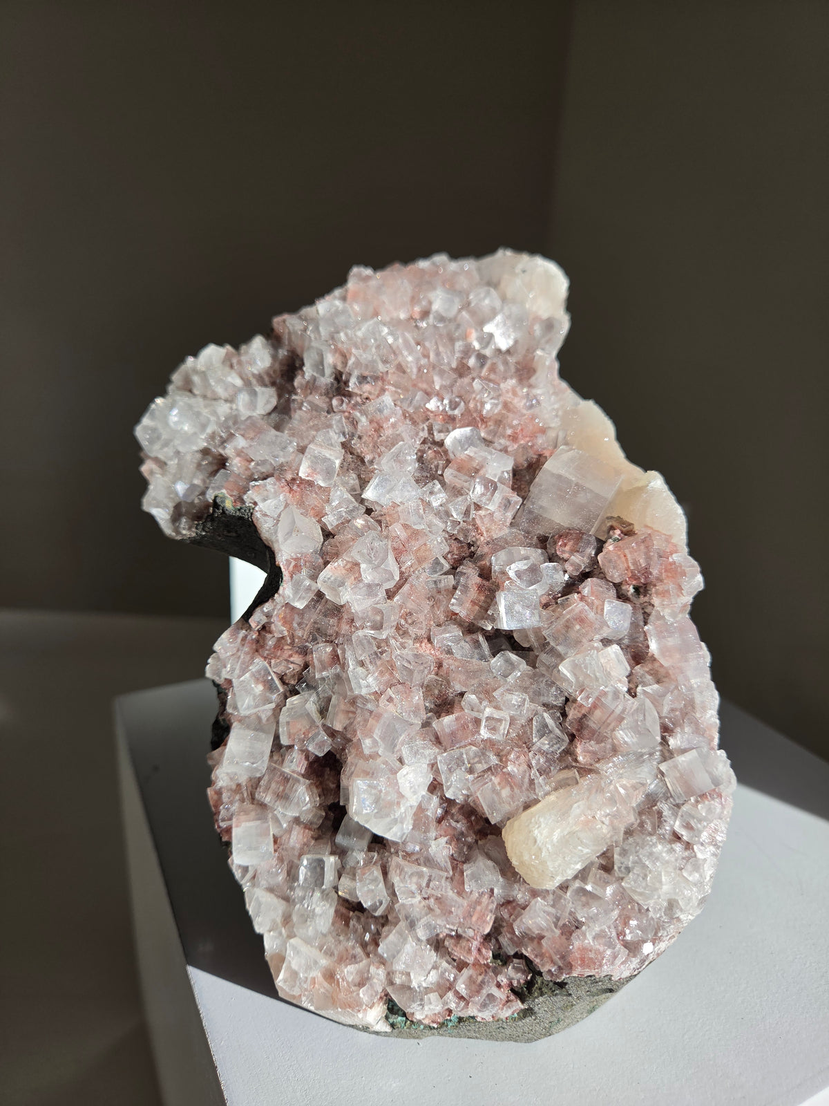 Apophyllite x Stilbite 004