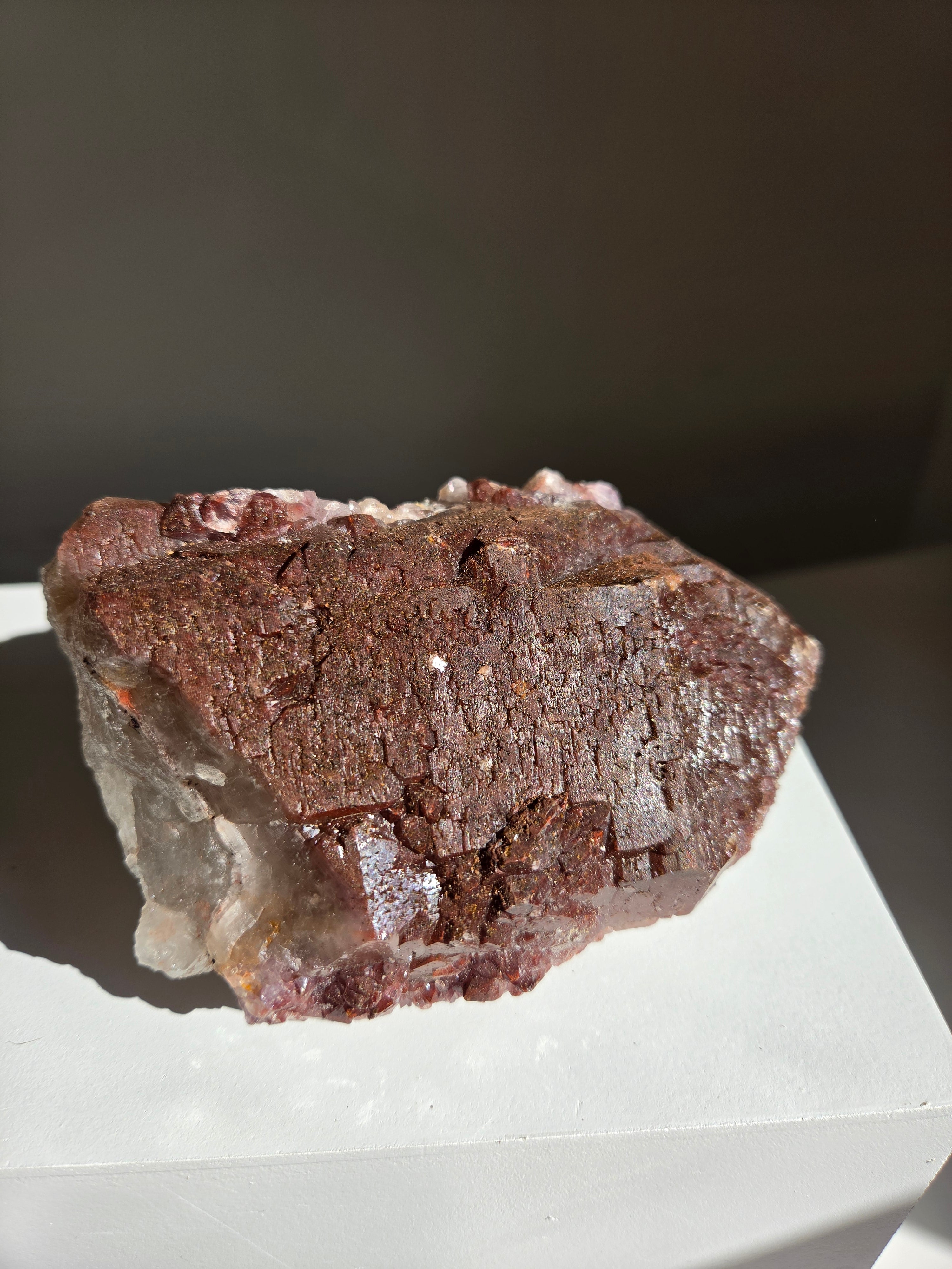 Hematite on Quartz x Amethyst 007